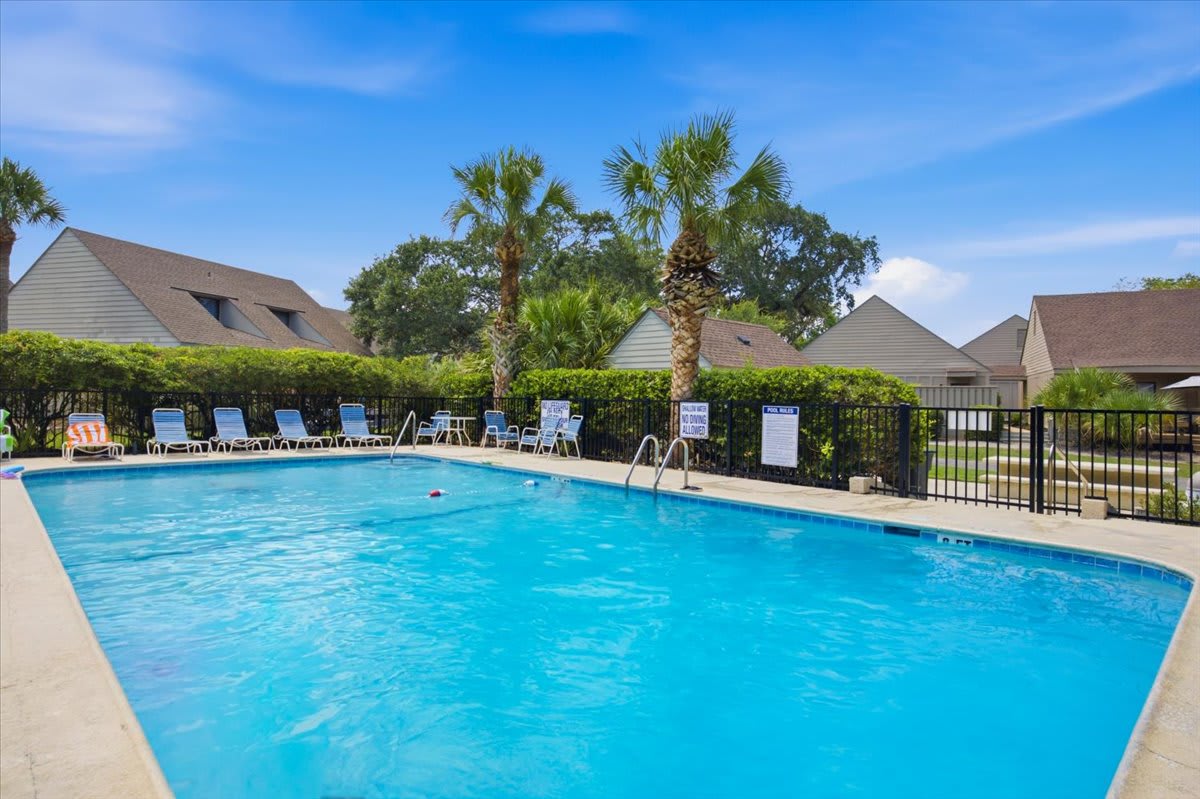 Queens Grant Resort pool