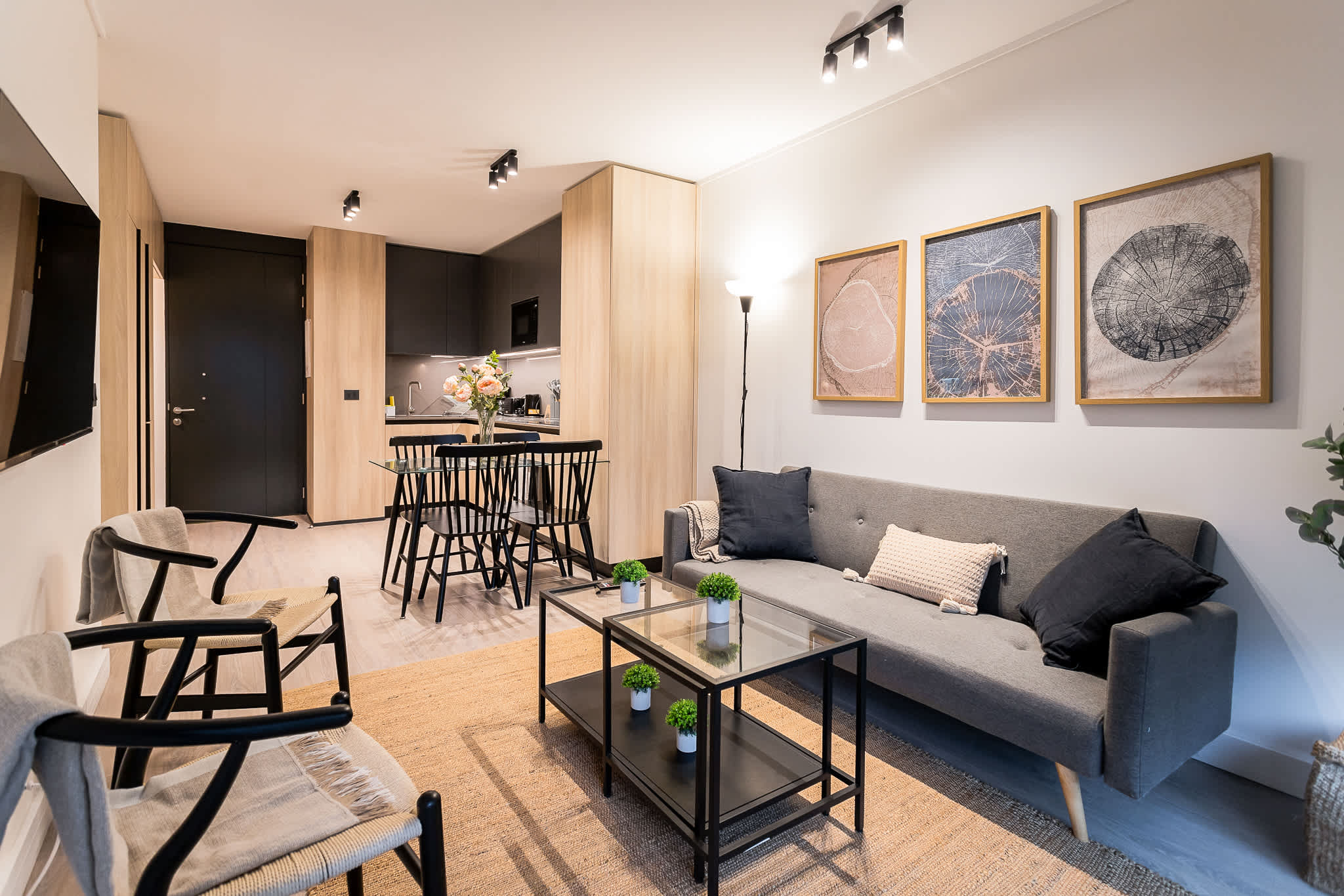 Enchanting 2BR2BA Prime Las Condes for 4 Guests