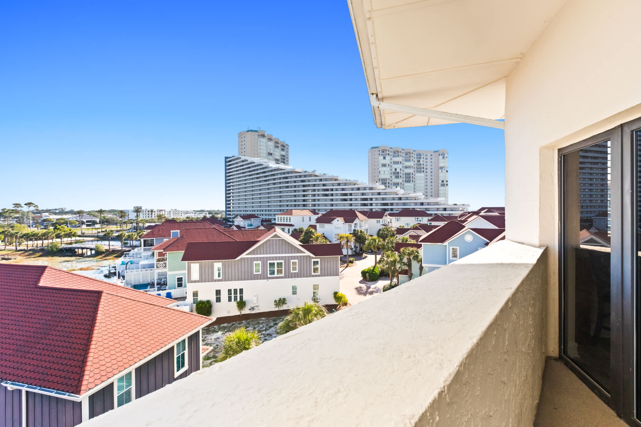 Huntington By the Sea 501 19