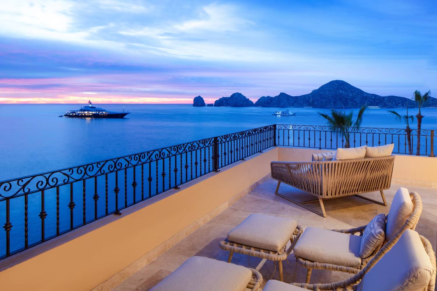 Arch & Oceanview PH at Villa La Estancia 3401