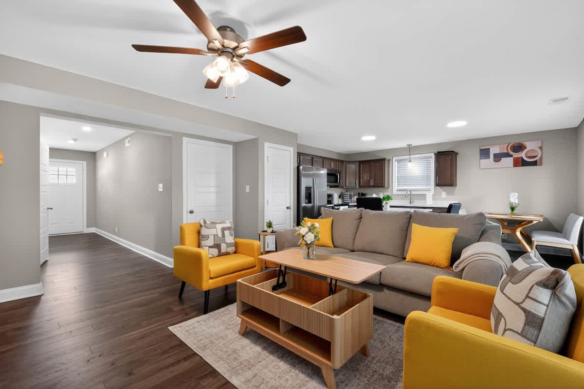 Clarksville Family Retreat | Deck, BBQ & 3 BR