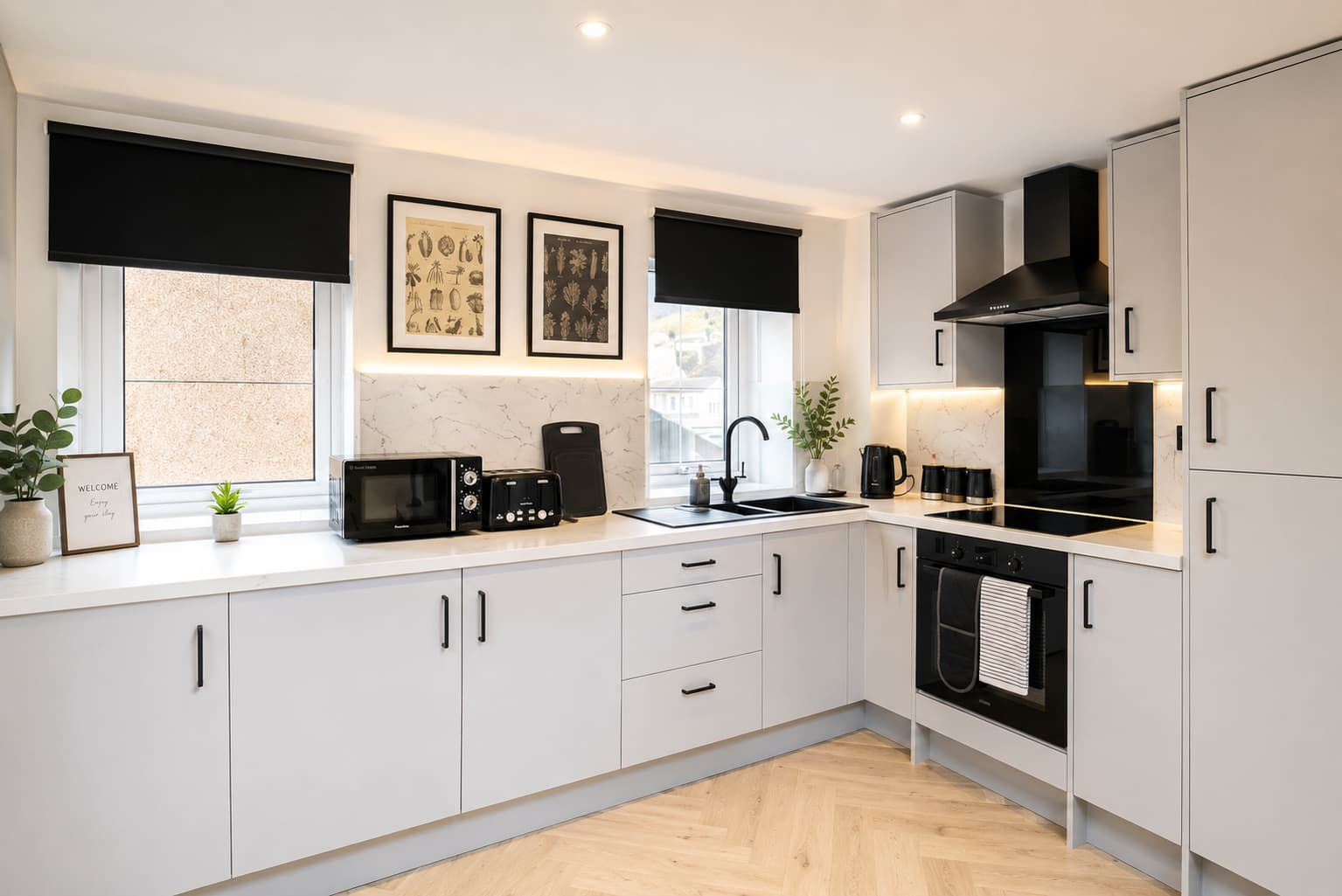 Family, Contractor Stay- Sleeps 8 Scottish Borders - Central Galashiels 5BR in Hall Place 16A TD1 1PH - Property image 4 - VivreStays