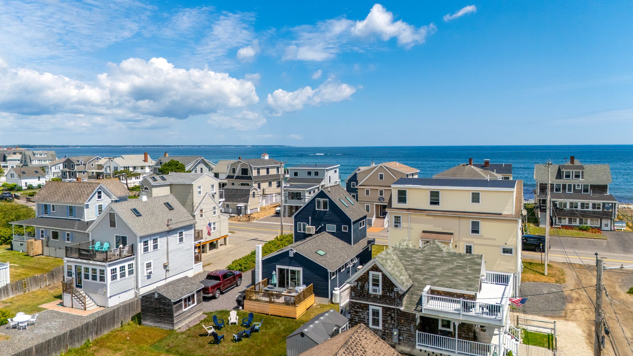 Steps from Crescent Beach • Beach Gear Included 2
