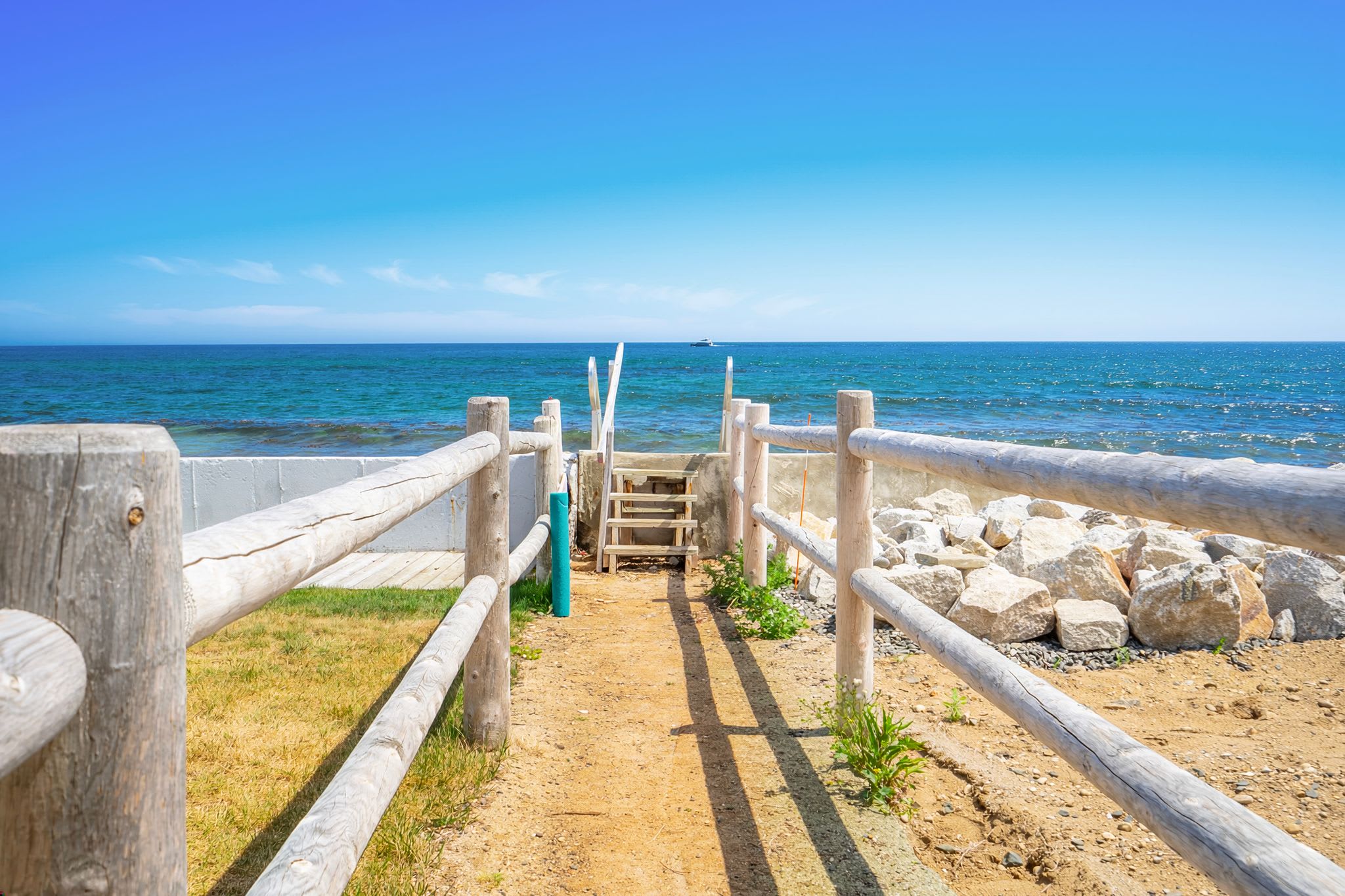 Steps from Crescent Beach • Beach Gear Included 3