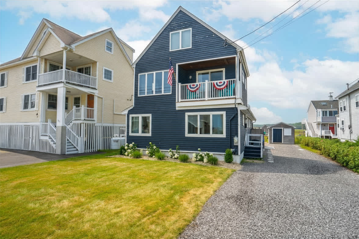 Steps from Crescent Beach • Beach Gear Included 8
