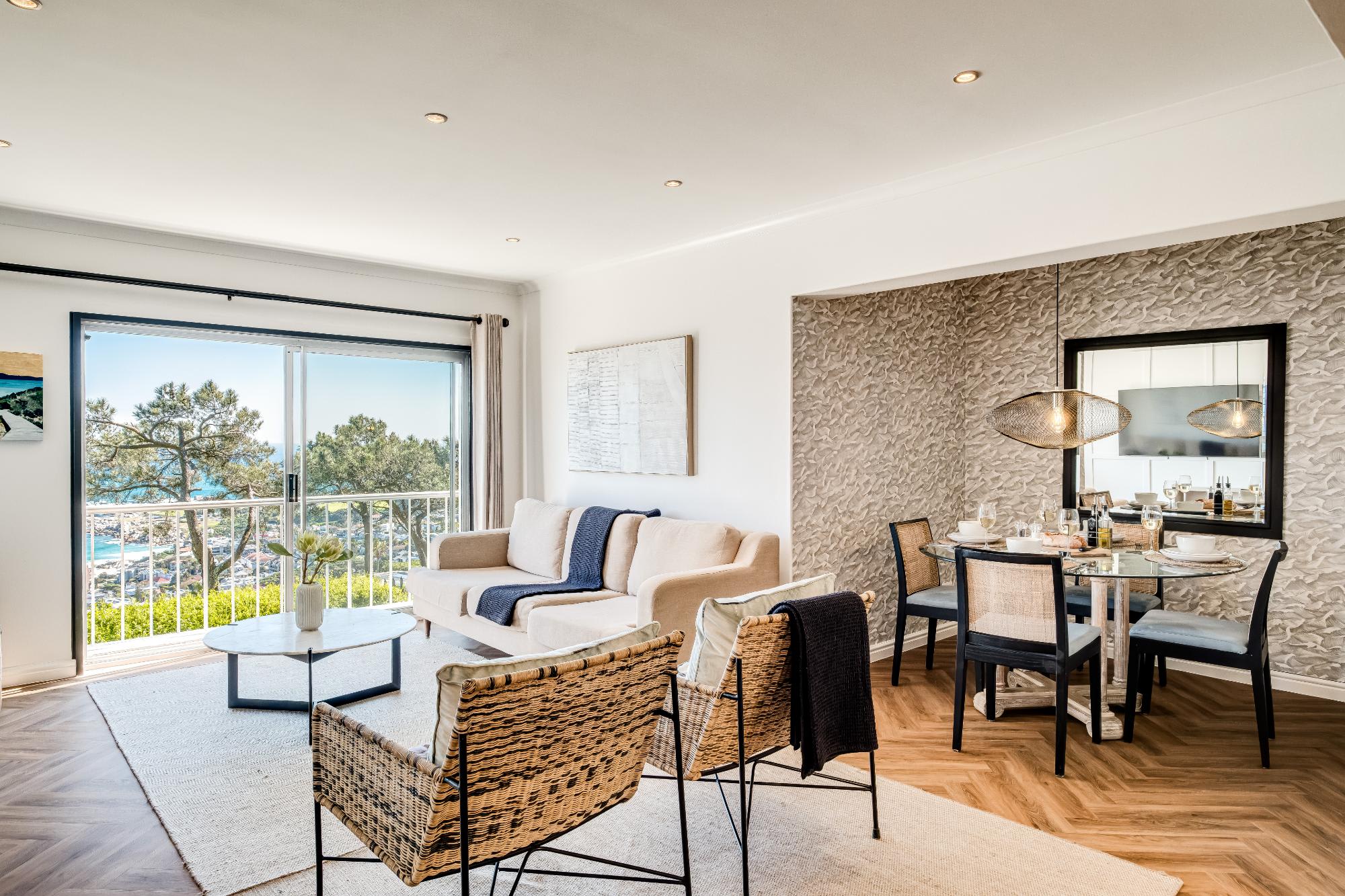 Camps Bay 2 Bed with Sea Views Shoreline Views 10