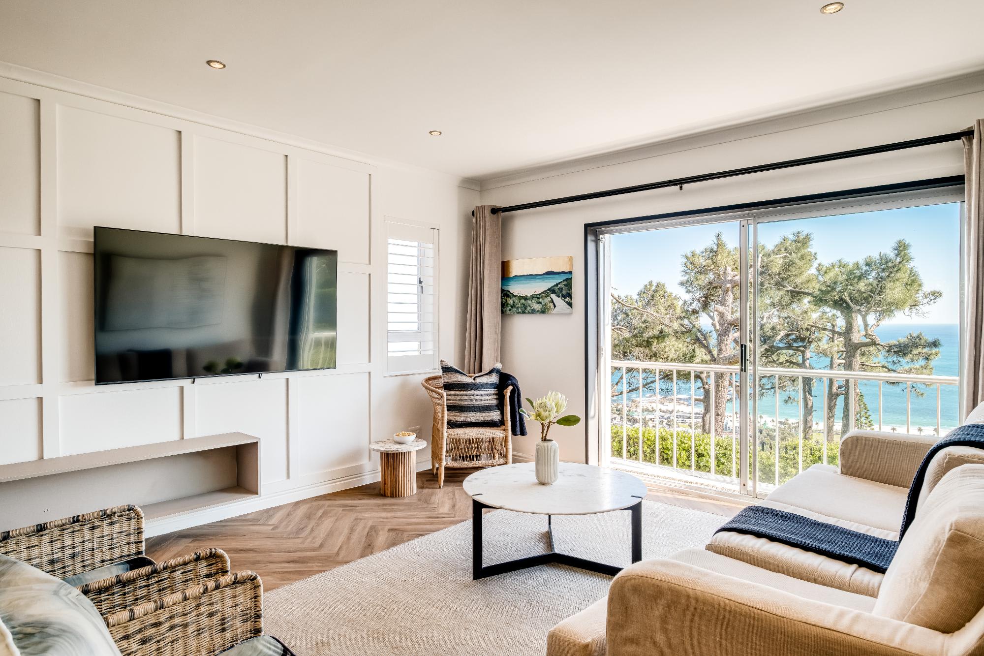 Camps Bay 2 Bed with Sea Views Shoreline Views