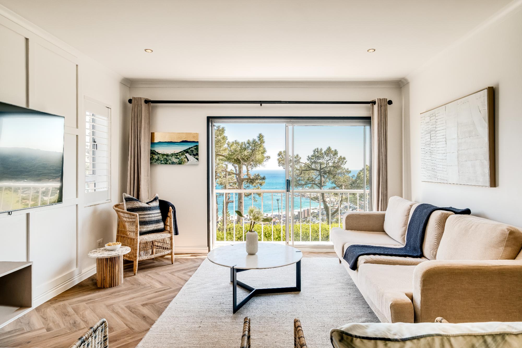 Camps Bay 2 Bed with Sea Views Shoreline Views 5