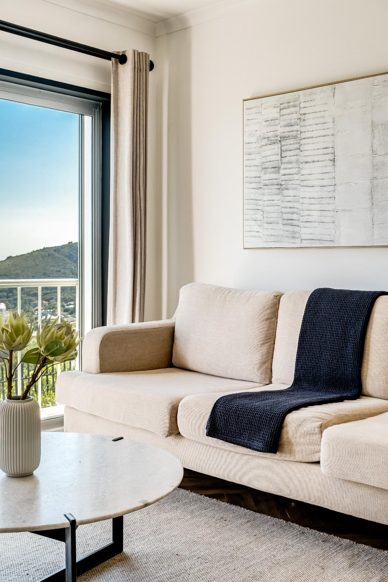 Camps Bay 2 Bed with Sea Views Shoreline Views 4