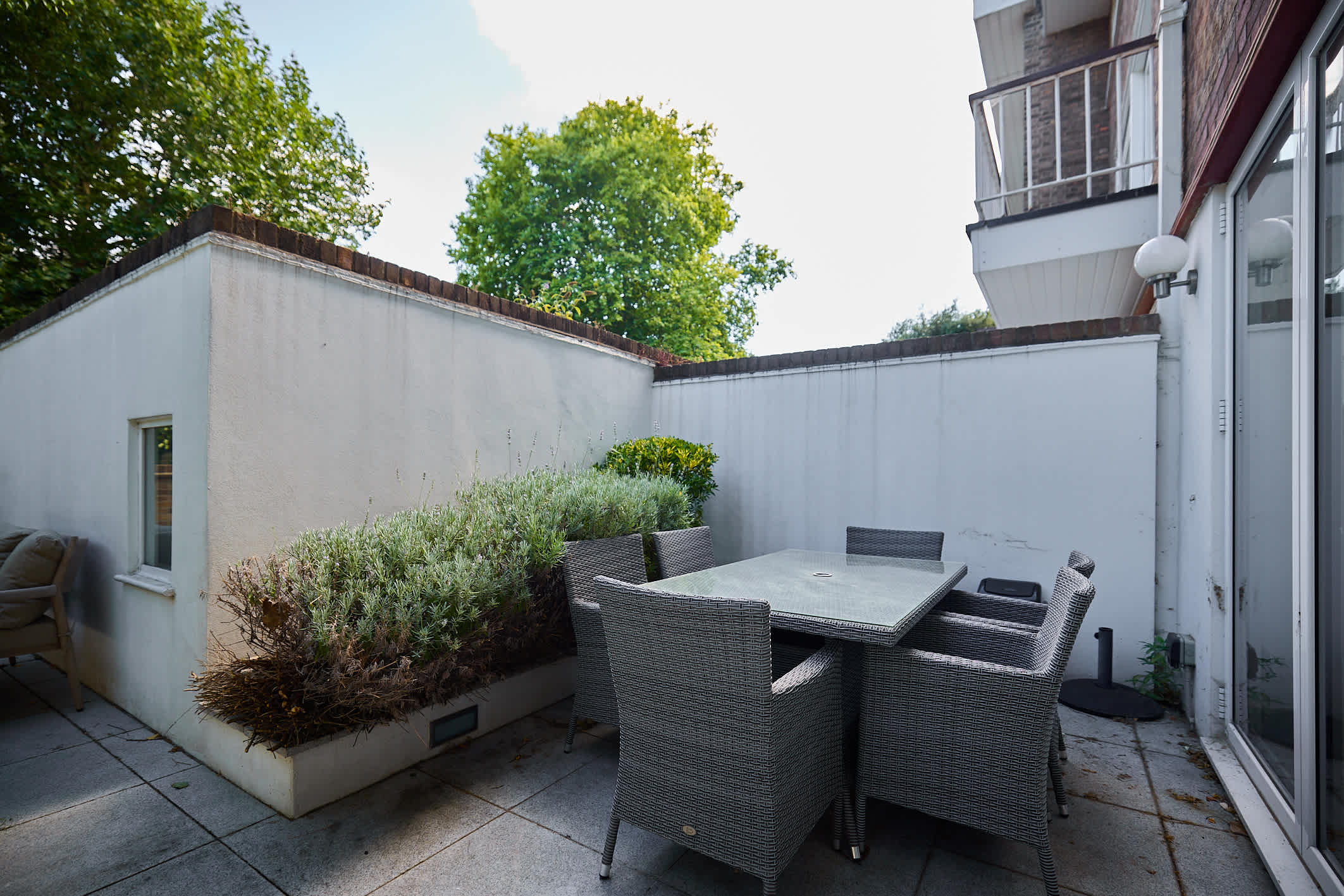 View Well Placed in the Wood in Saint John's Wood Park 14 NW8 6RE Well Placed in the Wood in Saint John's Wood Park 14 NW8 6RE - Property image 44 - VivreStays