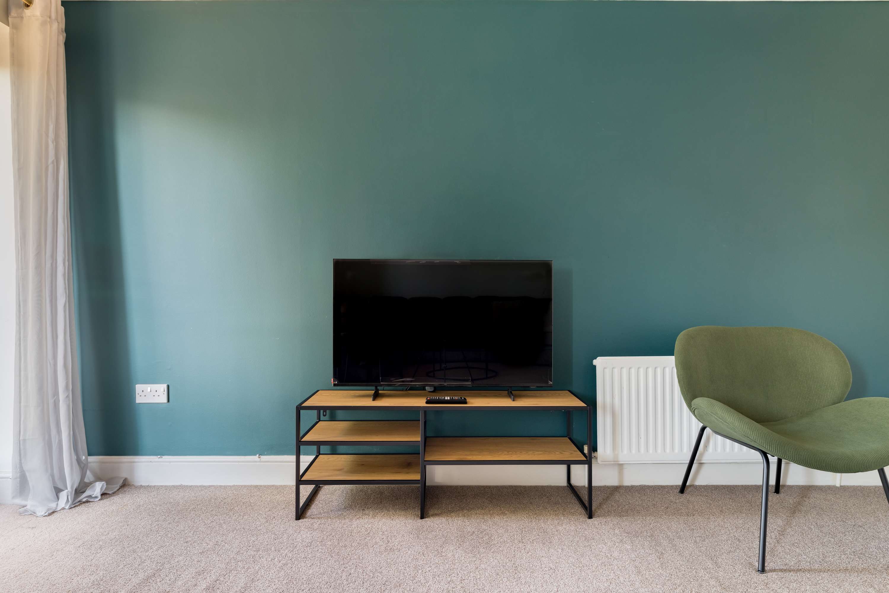 View Green Light in Brondesbury Park in Flat 5, Coverdale Road 28 NW2 4BY Green Light in Brondesbury Park in Flat 5, Coverdale Road 28 NW2 4BY - Property image 3 - VivreStays
