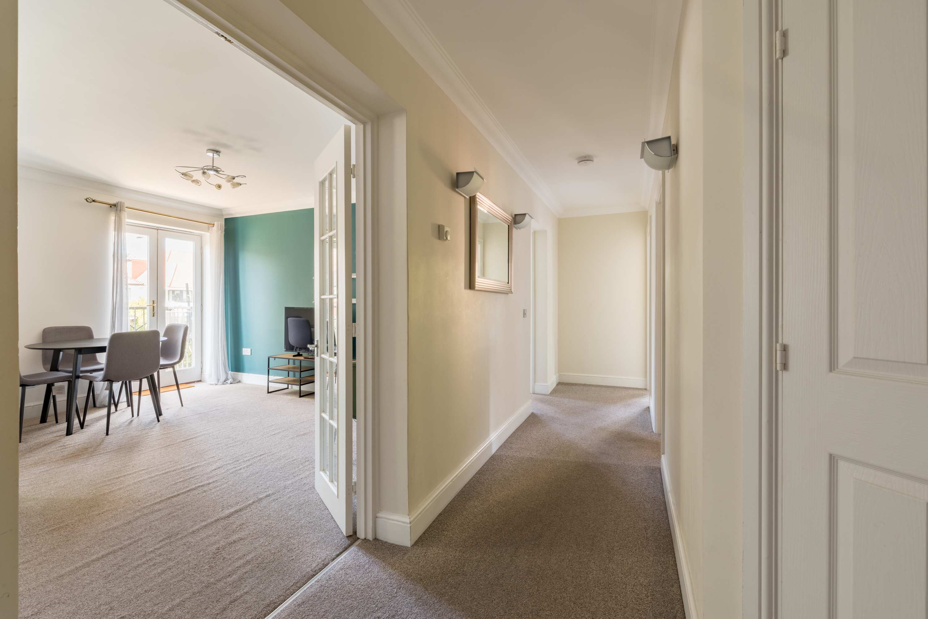 View Green Light in Brondesbury Park in Flat 5, Coverdale Road 28 NW2 4BY Green Light in Brondesbury Park in Flat 5, Coverdale Road 28 NW2 4BY - Property image 10 - VivreStays
