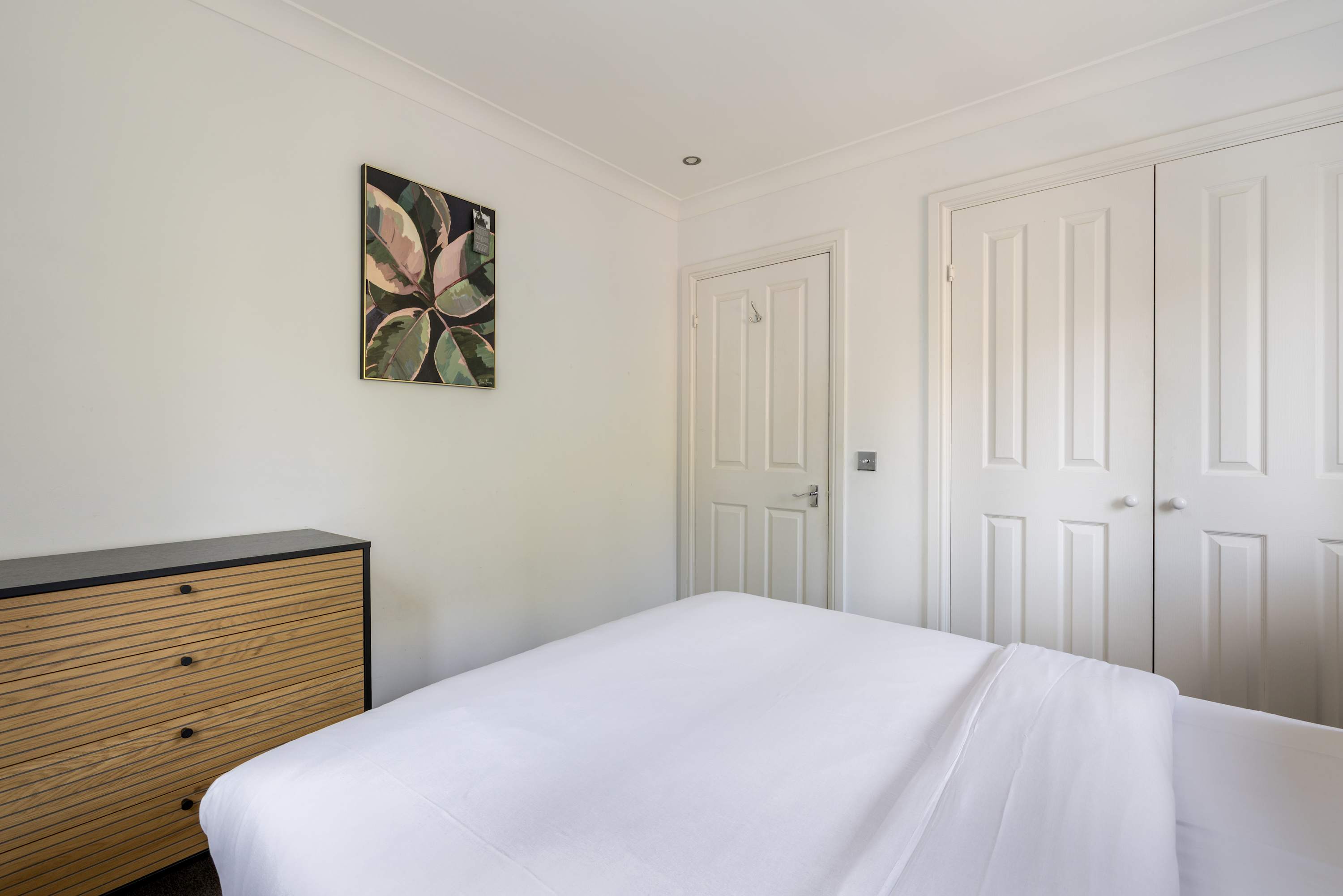 View Green Light in Brondesbury Park in Flat 5, Coverdale Road 28 NW2 4BY Green Light in Brondesbury Park in Flat 5, Coverdale Road 28 NW2 4BY - Property image 19 - VivreStays