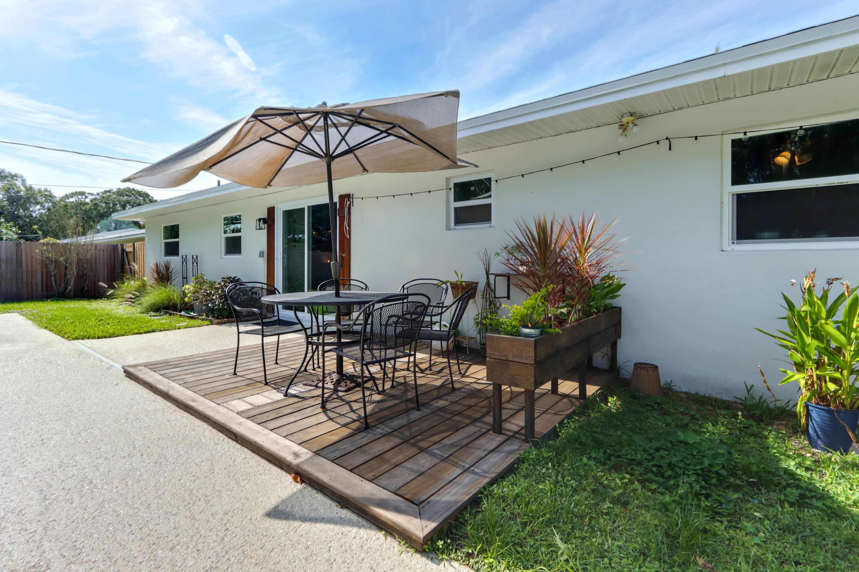 40-Ft Private Pool – Pet-Friendly, 10 Min to Beach