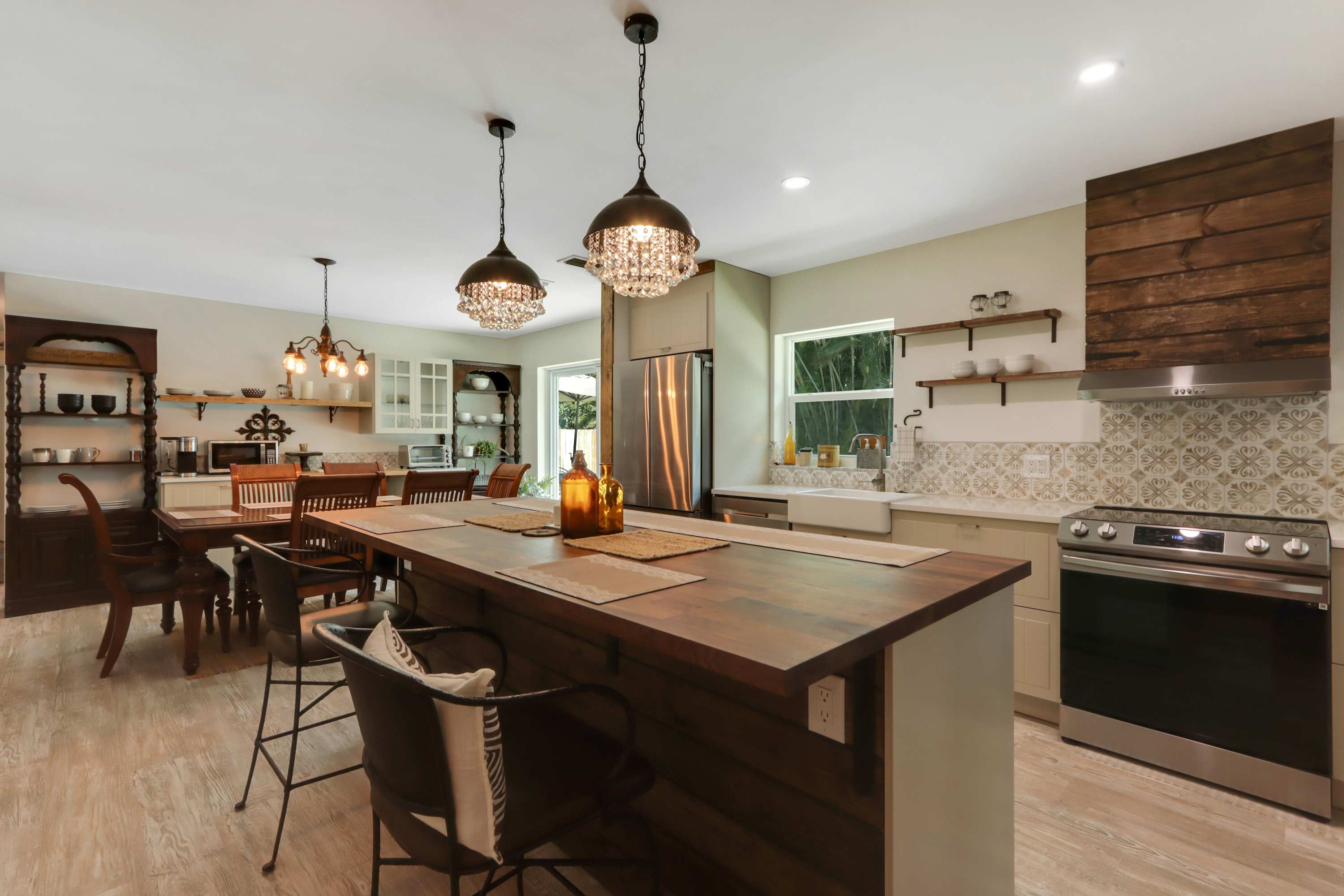 40-Ft Private Pool – Pet-Friendly, 10 Min to Beach
