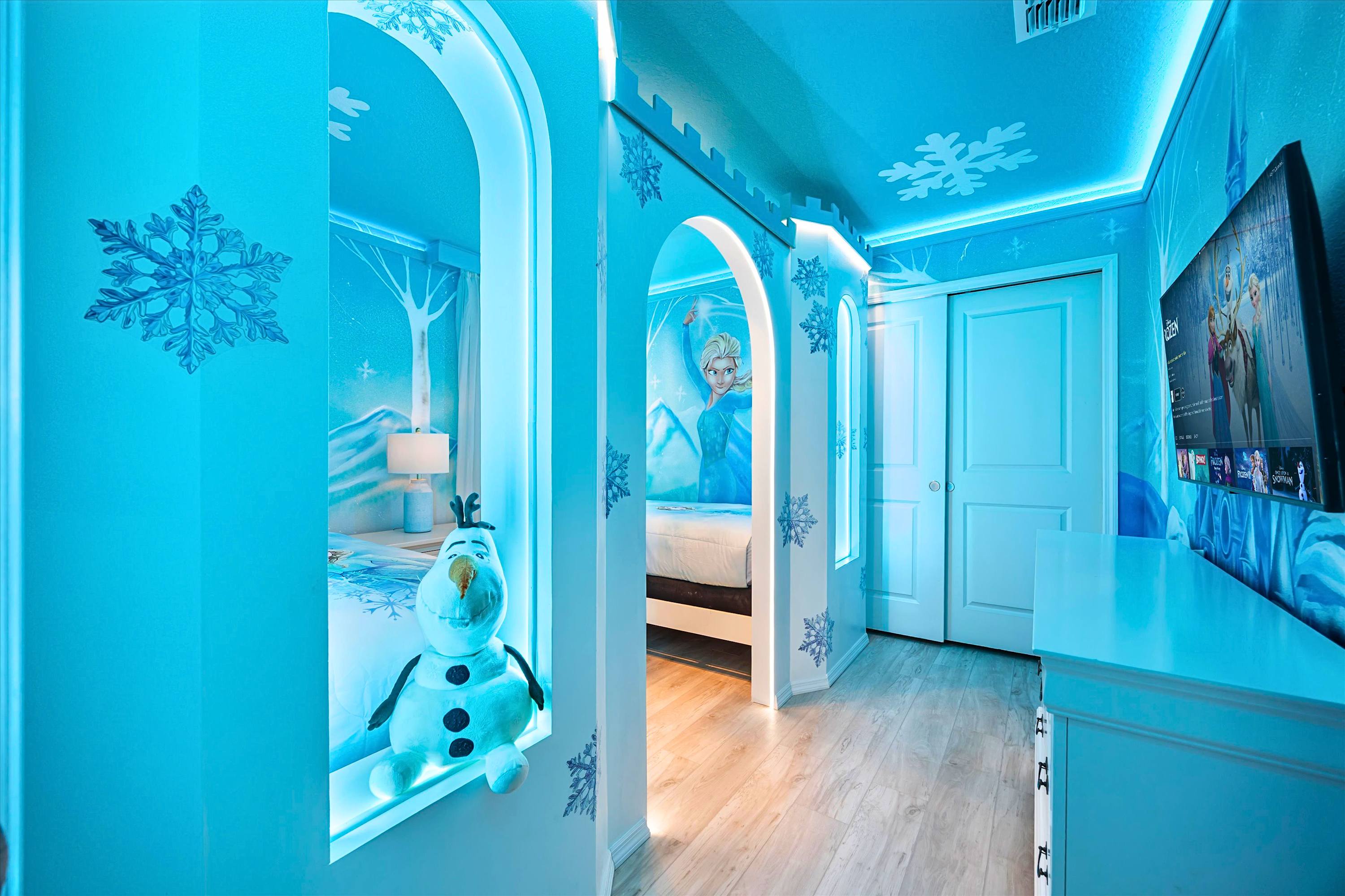 Magical Frozen Twin Bedroom: Enjoy Favorite Shows in Comfort