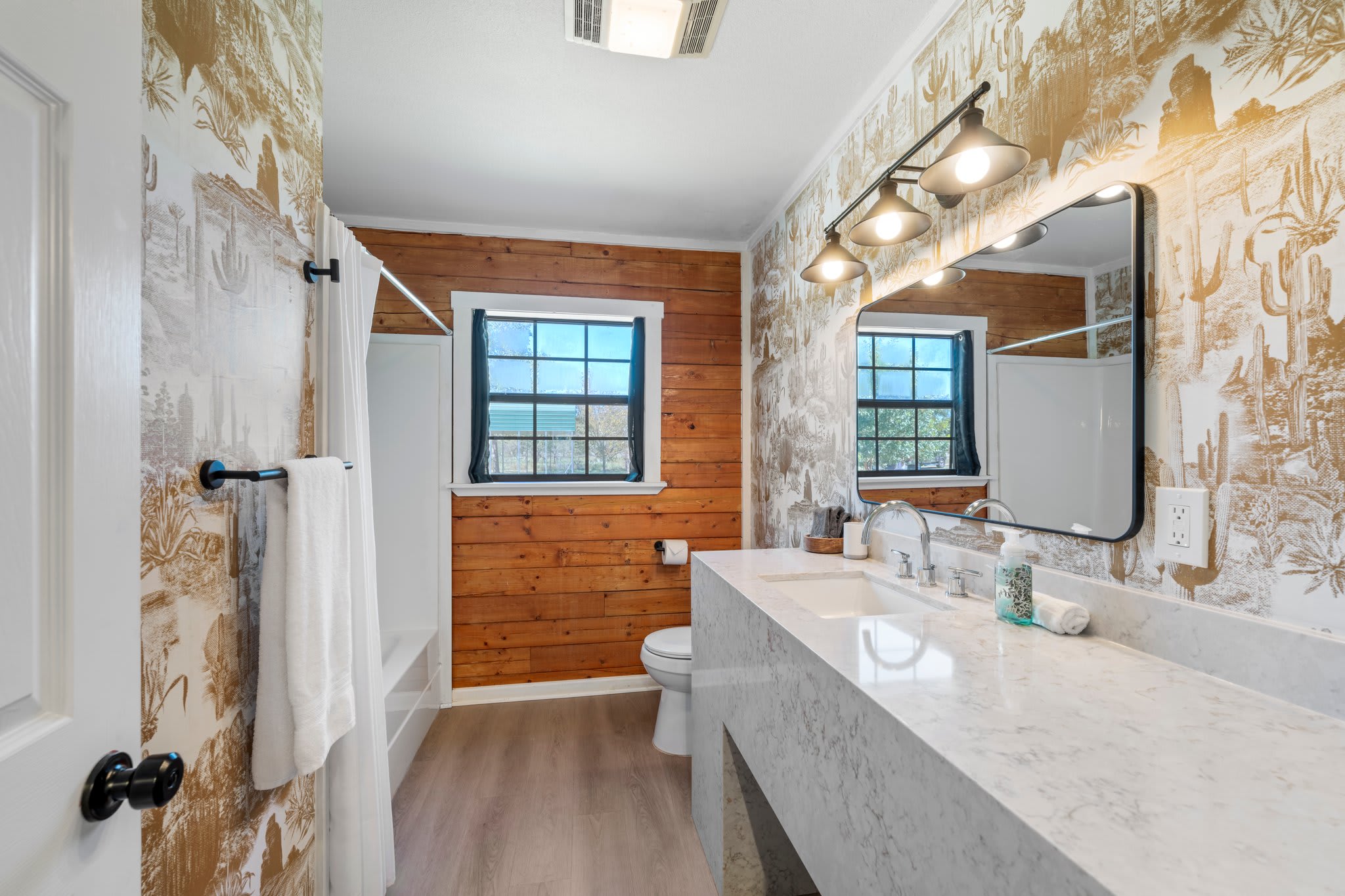 Casa Boots & Bubbly w/ Pool, Sleeps 14 | Photo 25
