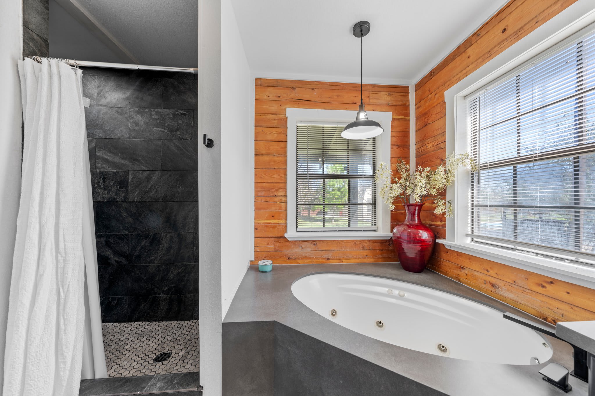 Casa Boots & Bubbly w/ Pool, Sleeps 14 | Photo 24