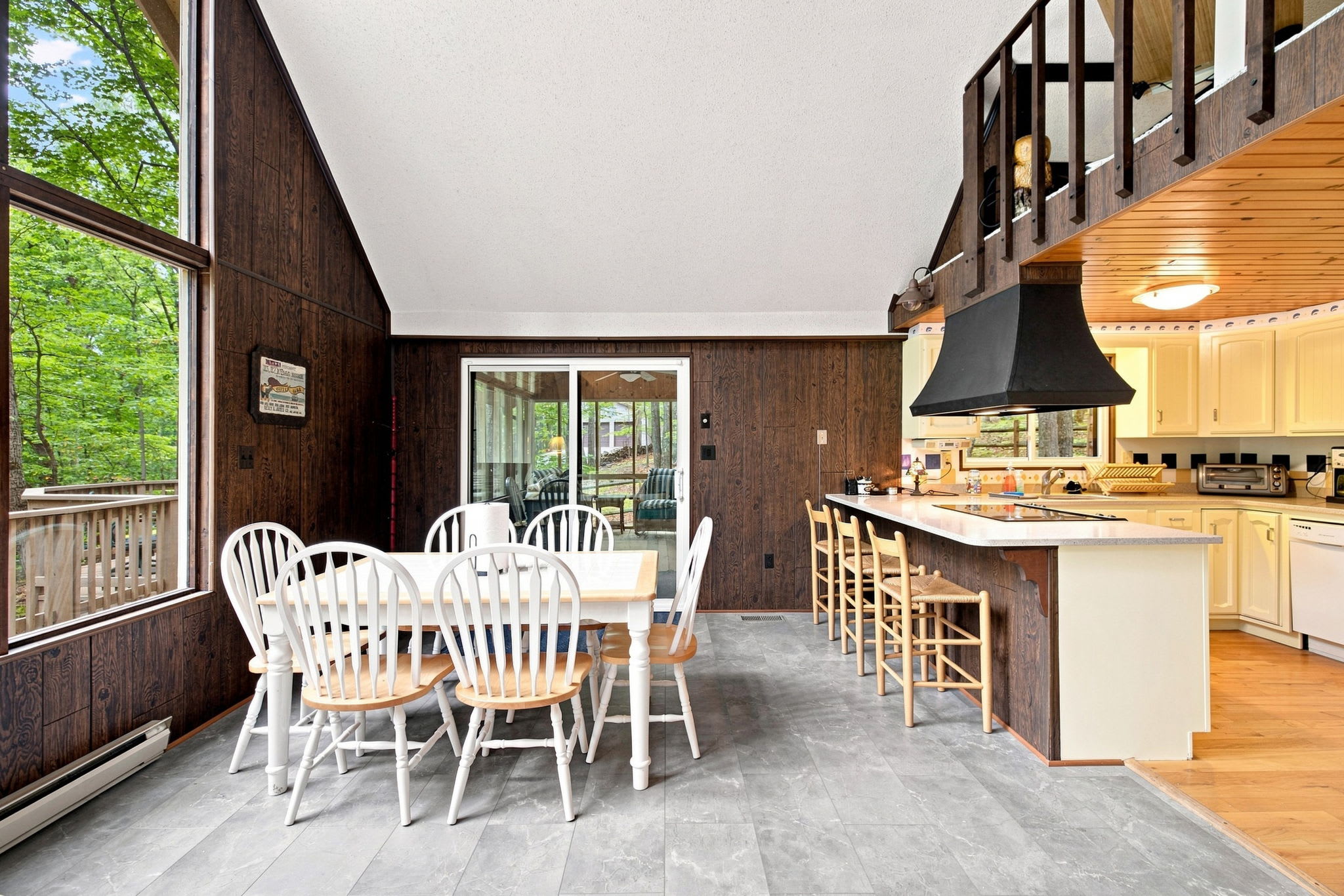 Pet-Friendly with Treehouse, Deck in The Woods Resort