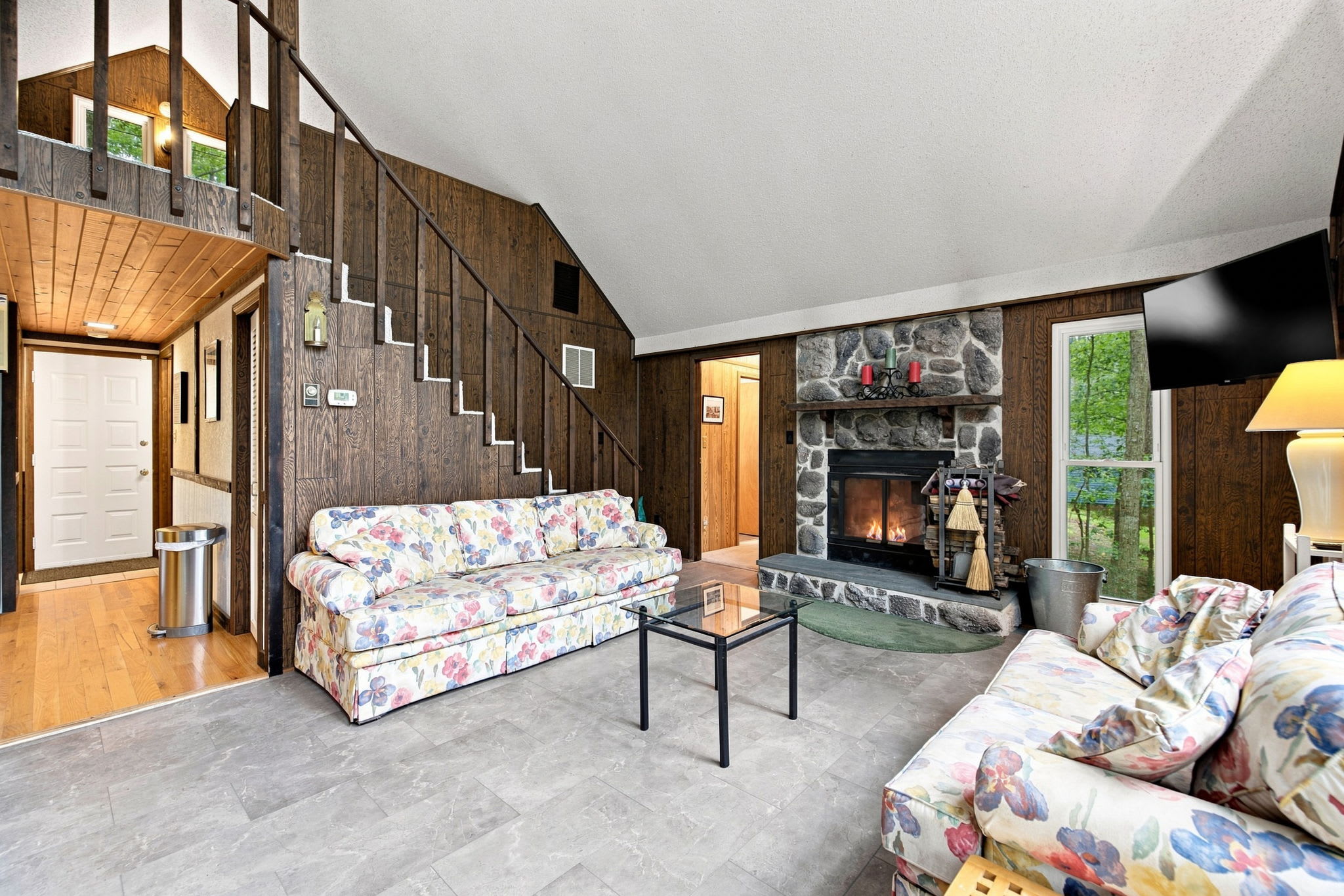 Pet-Friendly with Treehouse, Deck in The Woods Resort