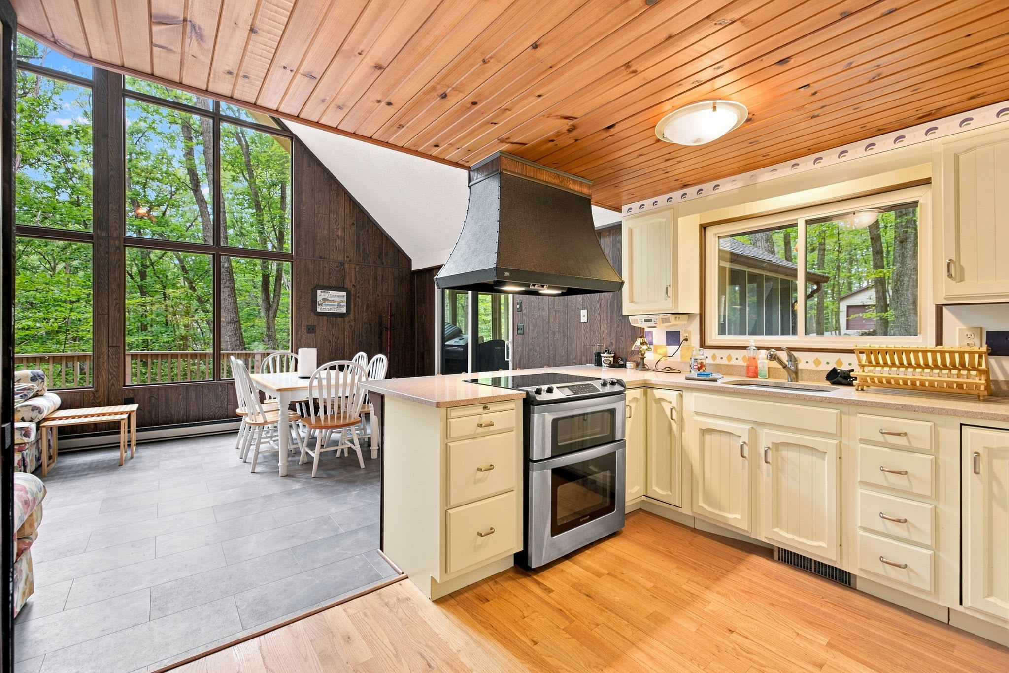 Pet-Friendly with Treehouse, Deck in The Woods Resort