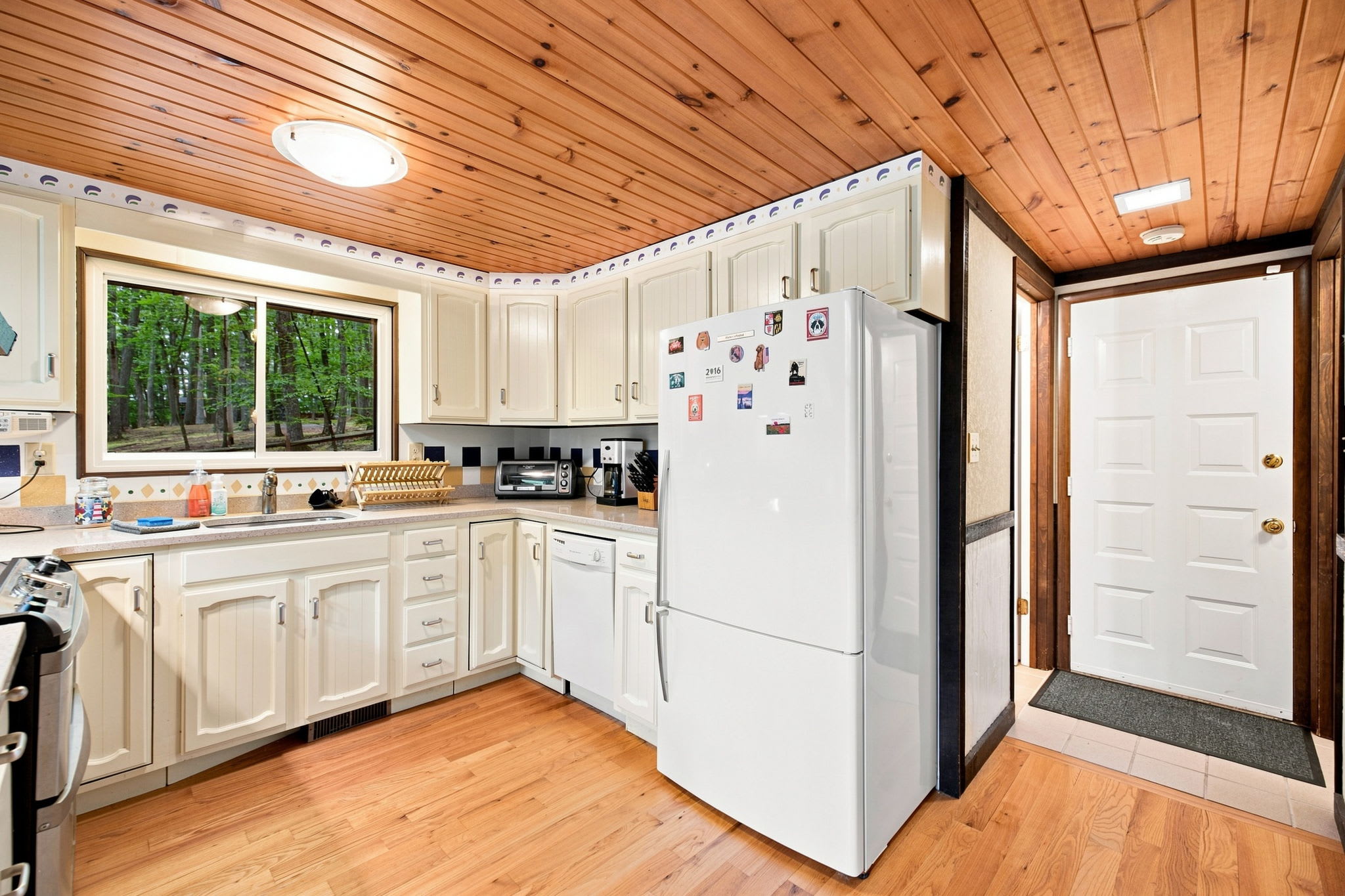 Pet-Friendly with Treehouse, Deck in The Woods Resort