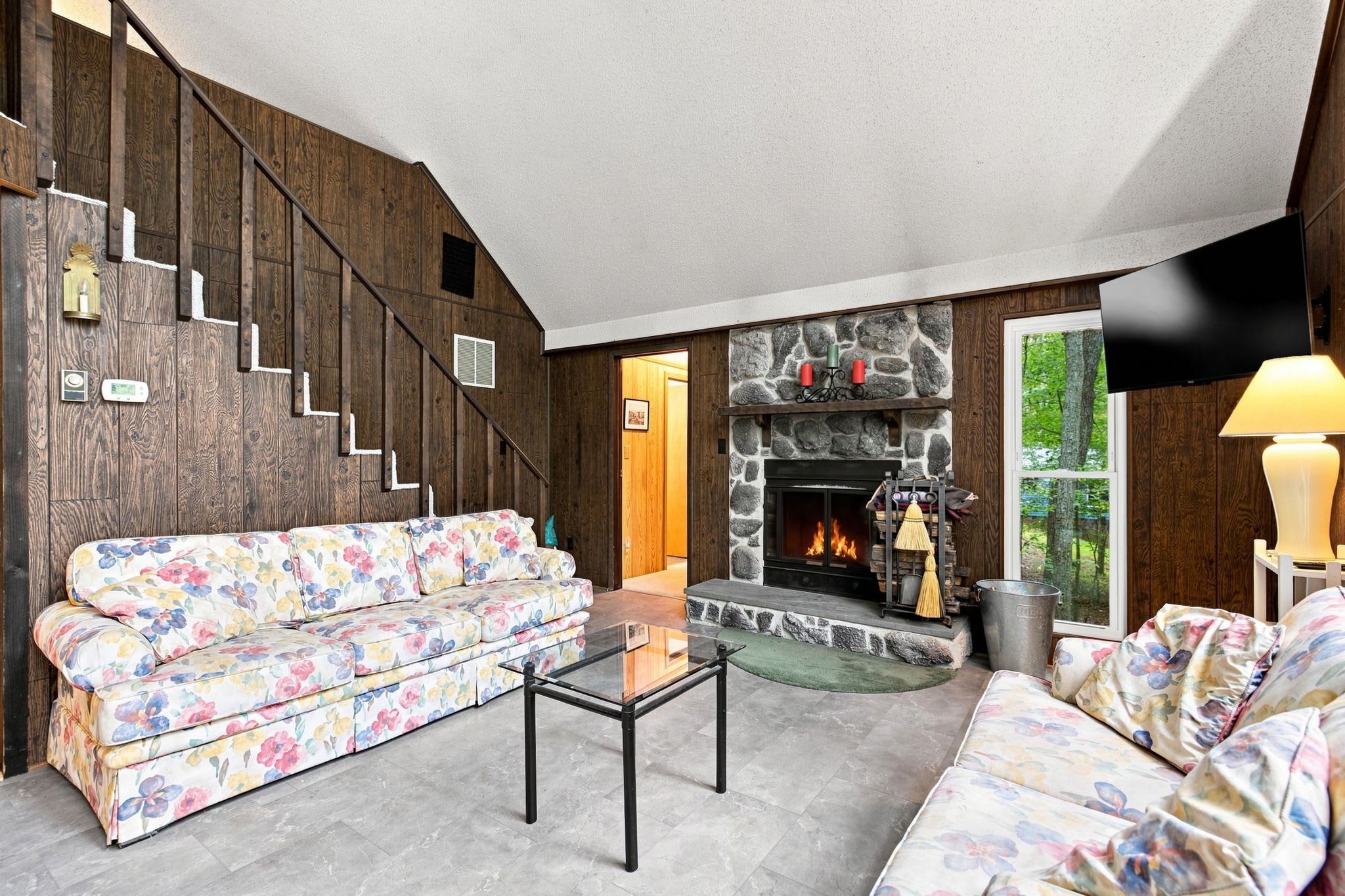 Pet-Friendly with Treehouse, Deck in The Woods Resort