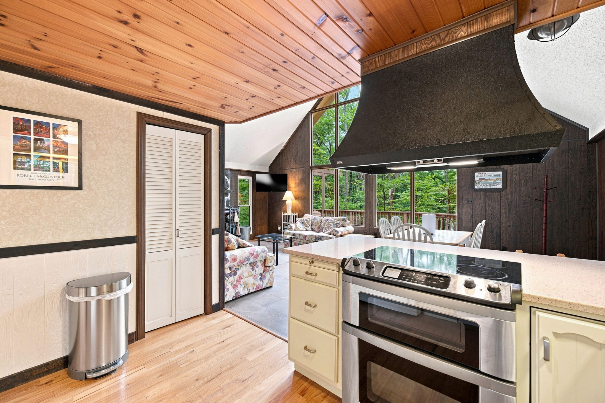 Pet-Friendly with Treehouse, Deck in The Woods Resort