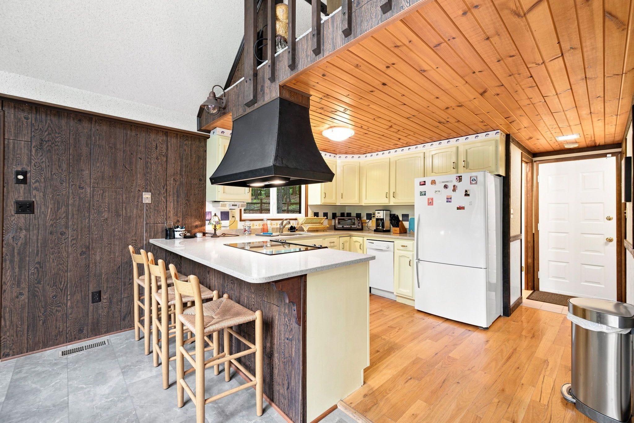 Pet-Friendly with Treehouse, Deck in The Woods Resort