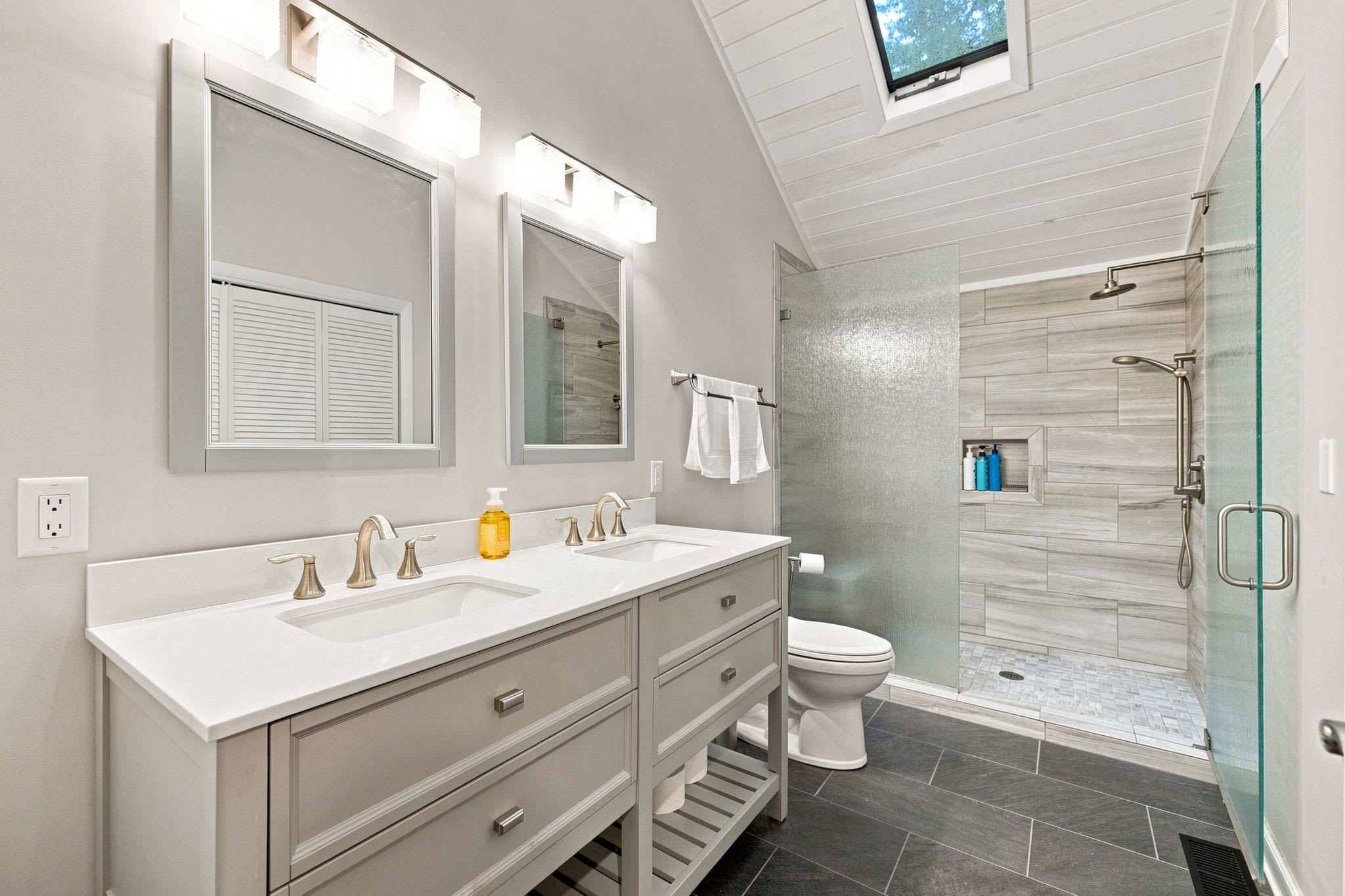 Pet-Friendly with Treehouse, Deck in The Woods Resort
