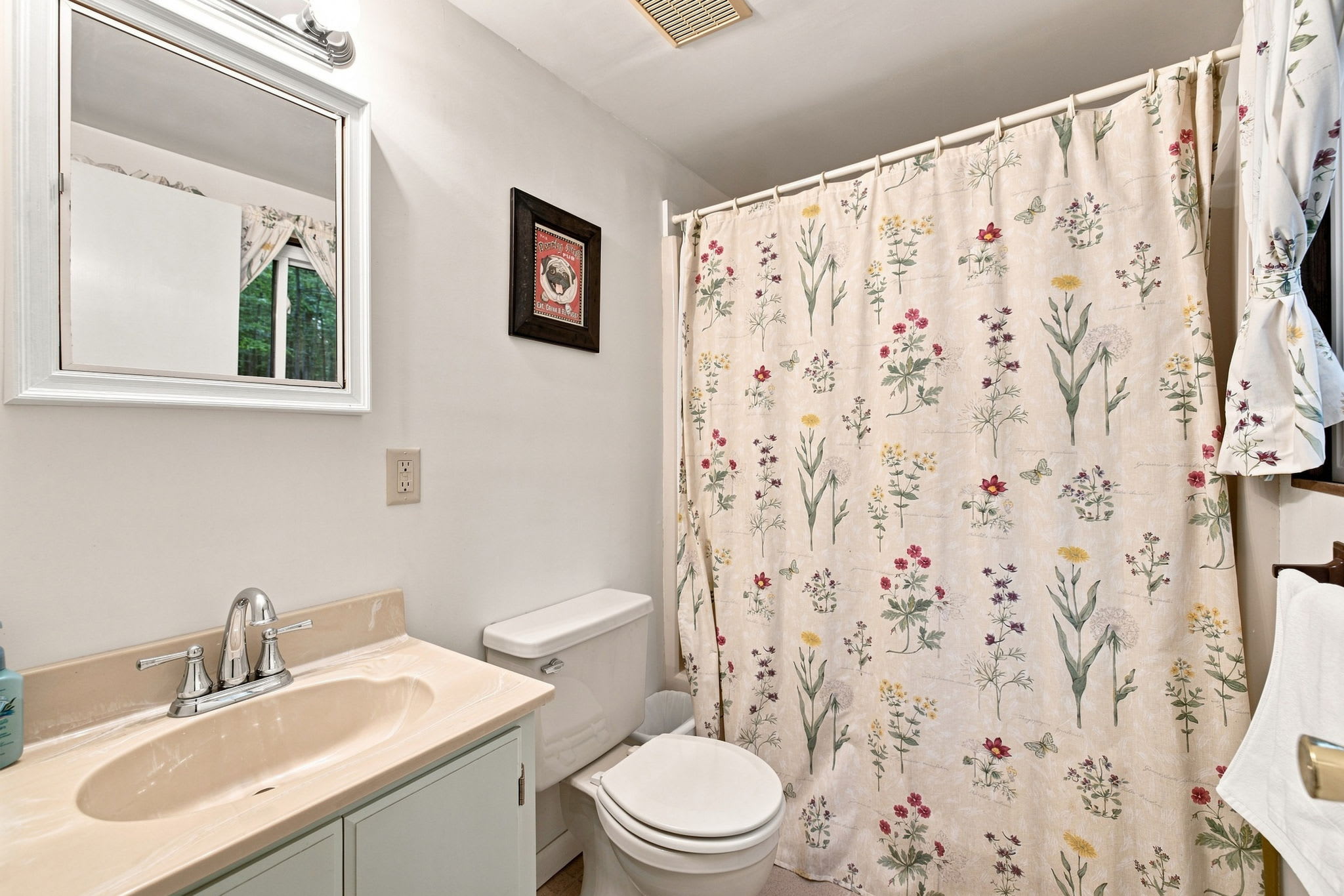Pet-Friendly with Treehouse, Deck in The Woods Resort