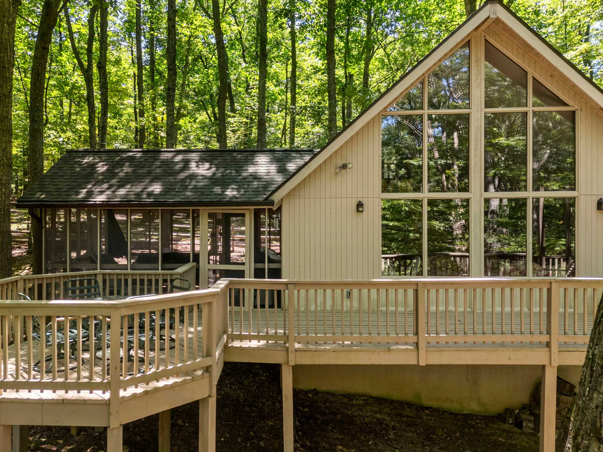 Pet-Friendly with Treehouse, Deck in The Woods Resort
