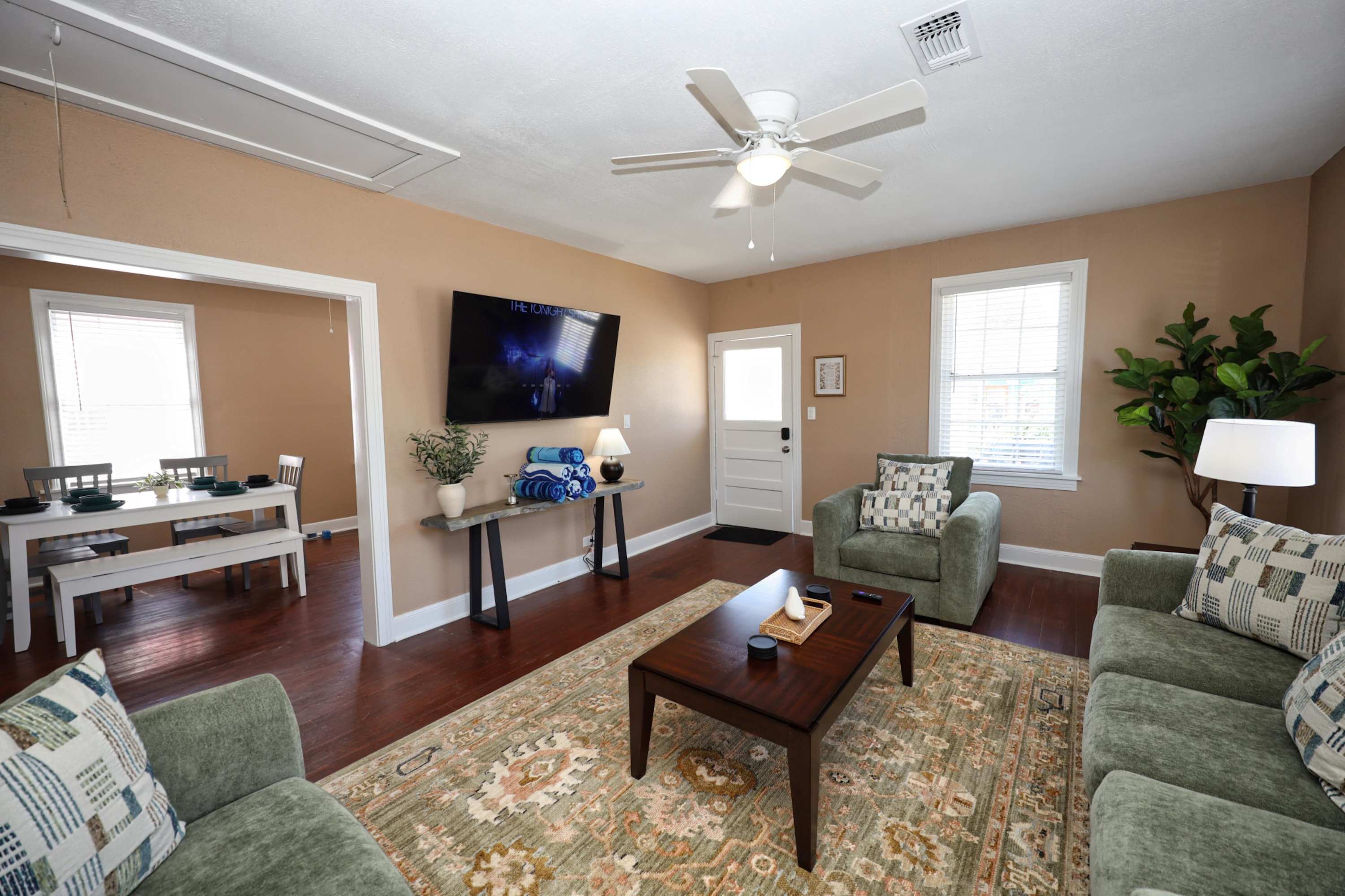 Cozy comfort meets coastal charm at Cotton Cottage