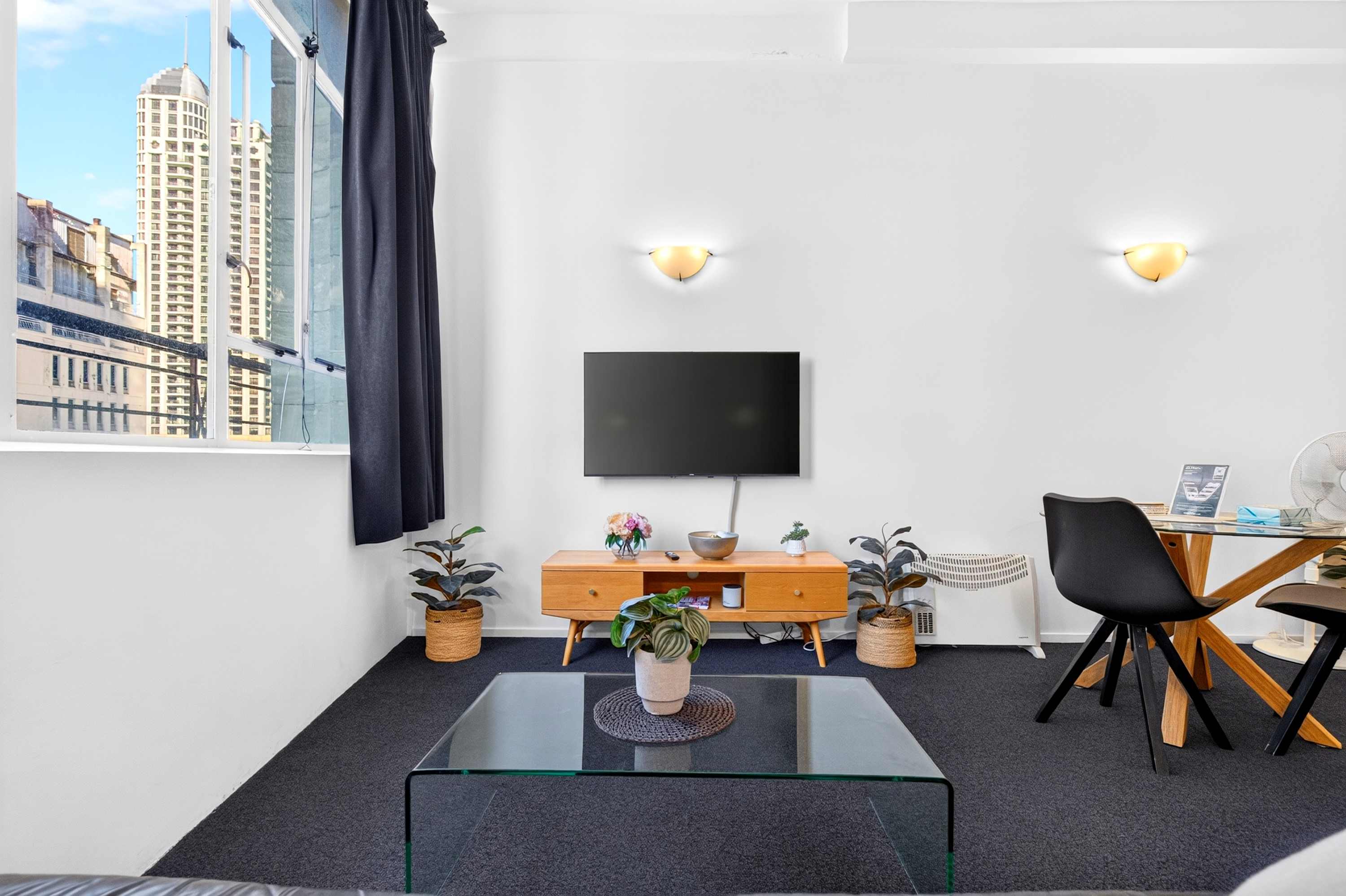 Stay in Aucklands Iconic Queen St Zodiak Stays