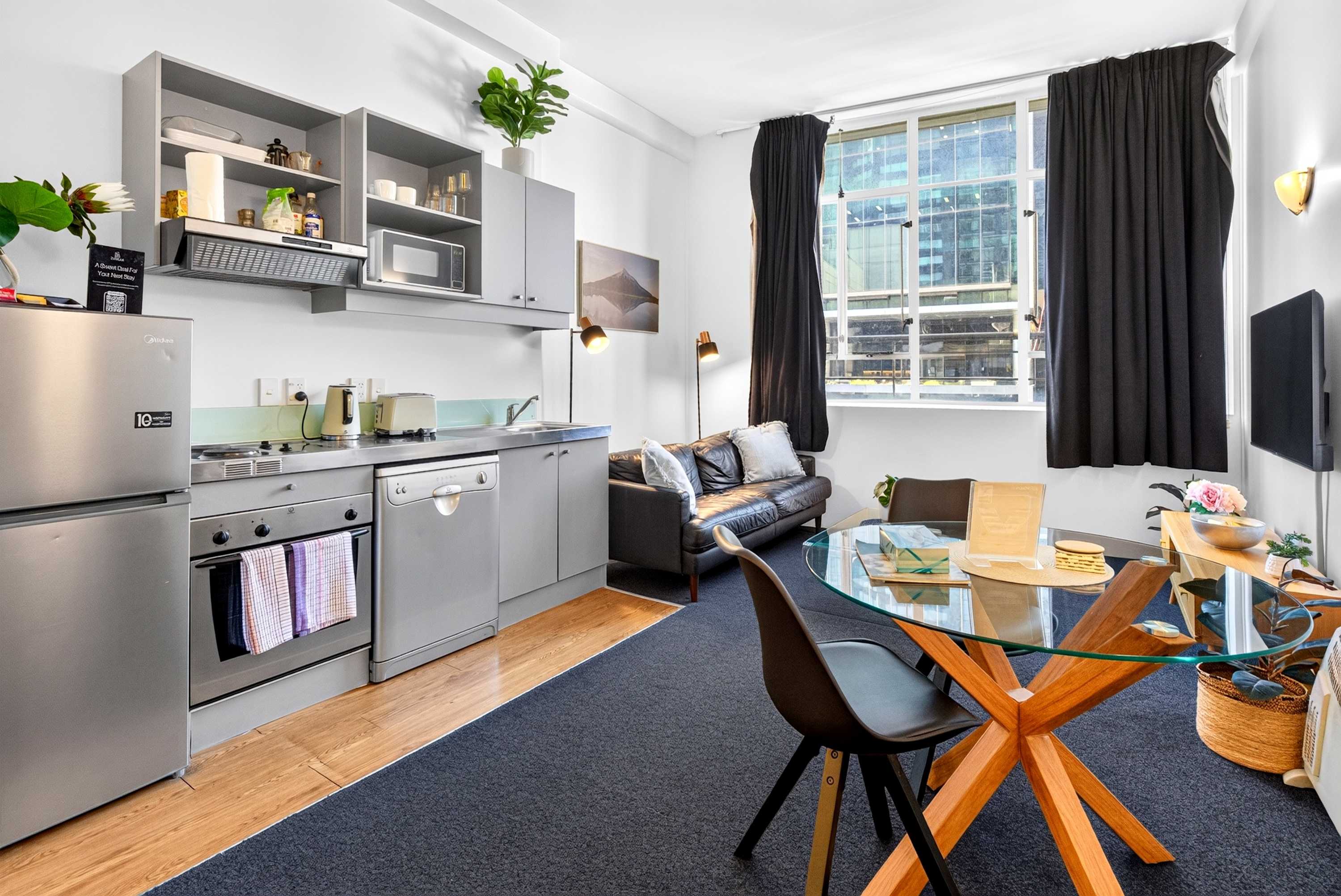 Stay in Aucklands Iconic Queen St Zodiak Stays | Photo 3