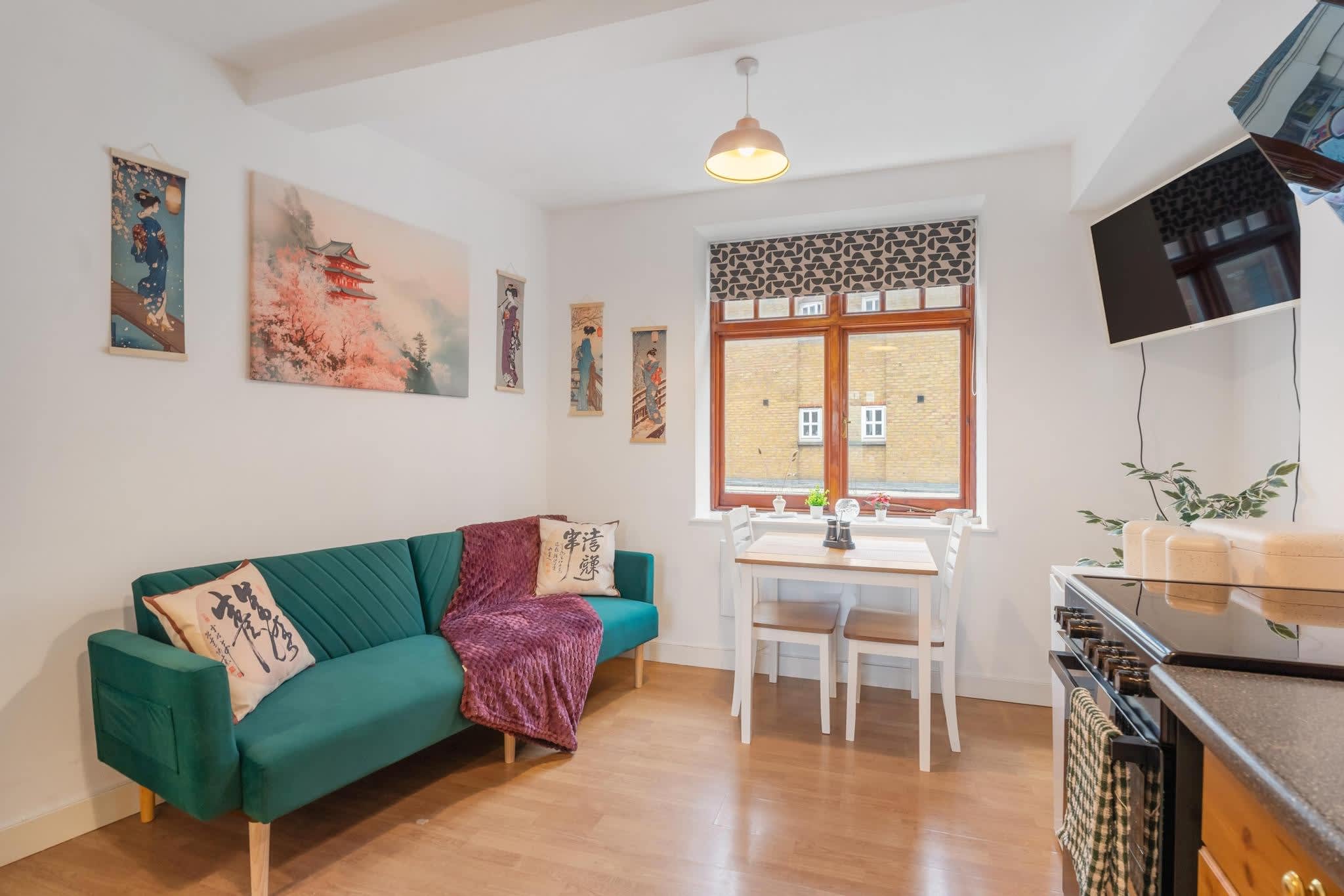 Stay in the heart of Brick Lane 1 Bed Sleeps 3 — London, England — vacation rental