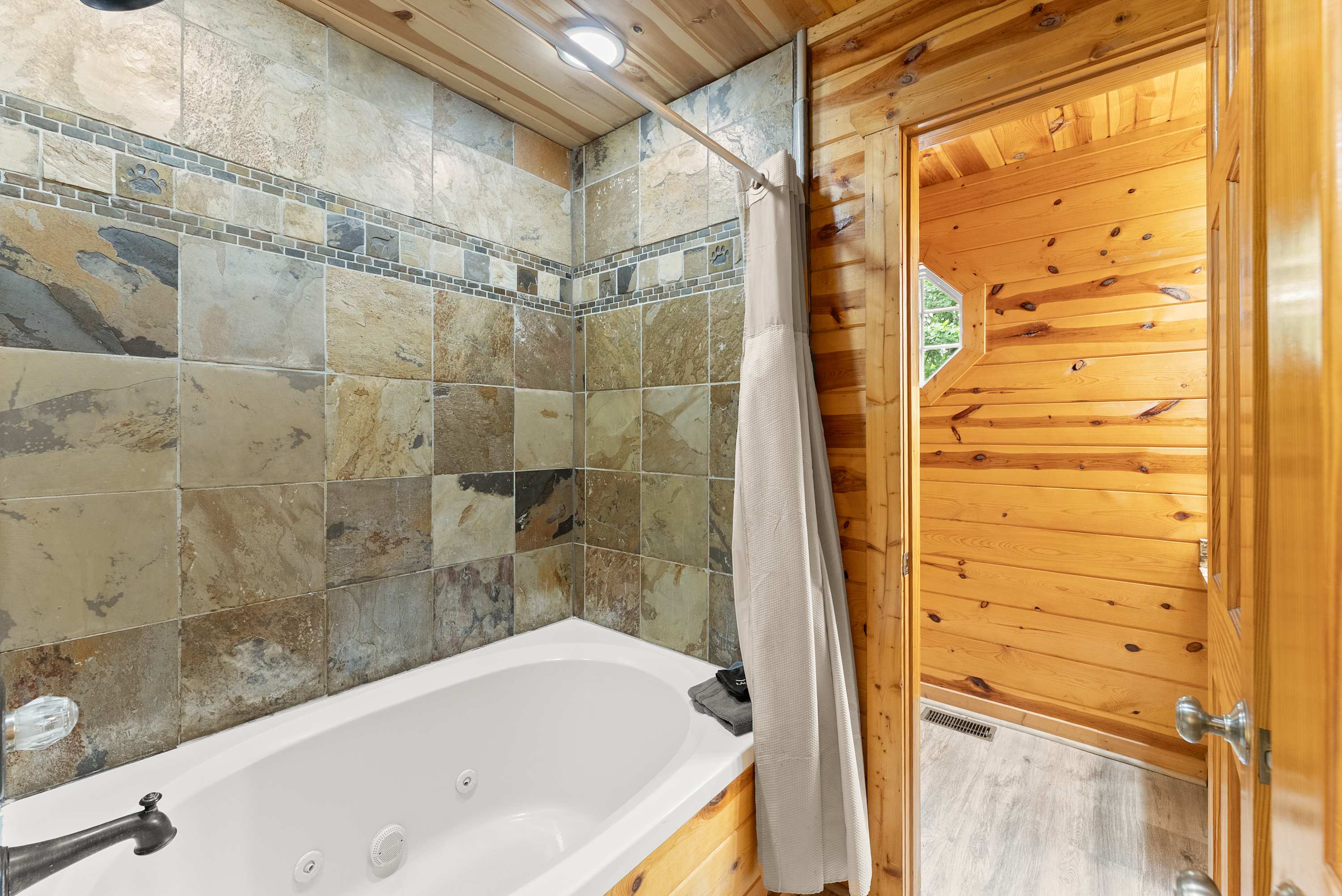 Full bathroom on the main floor 