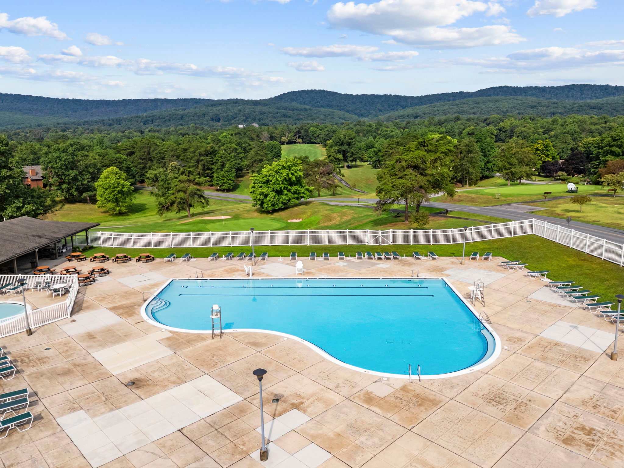Pet-Friendly with Treehouse, Deck in The Woods Resort