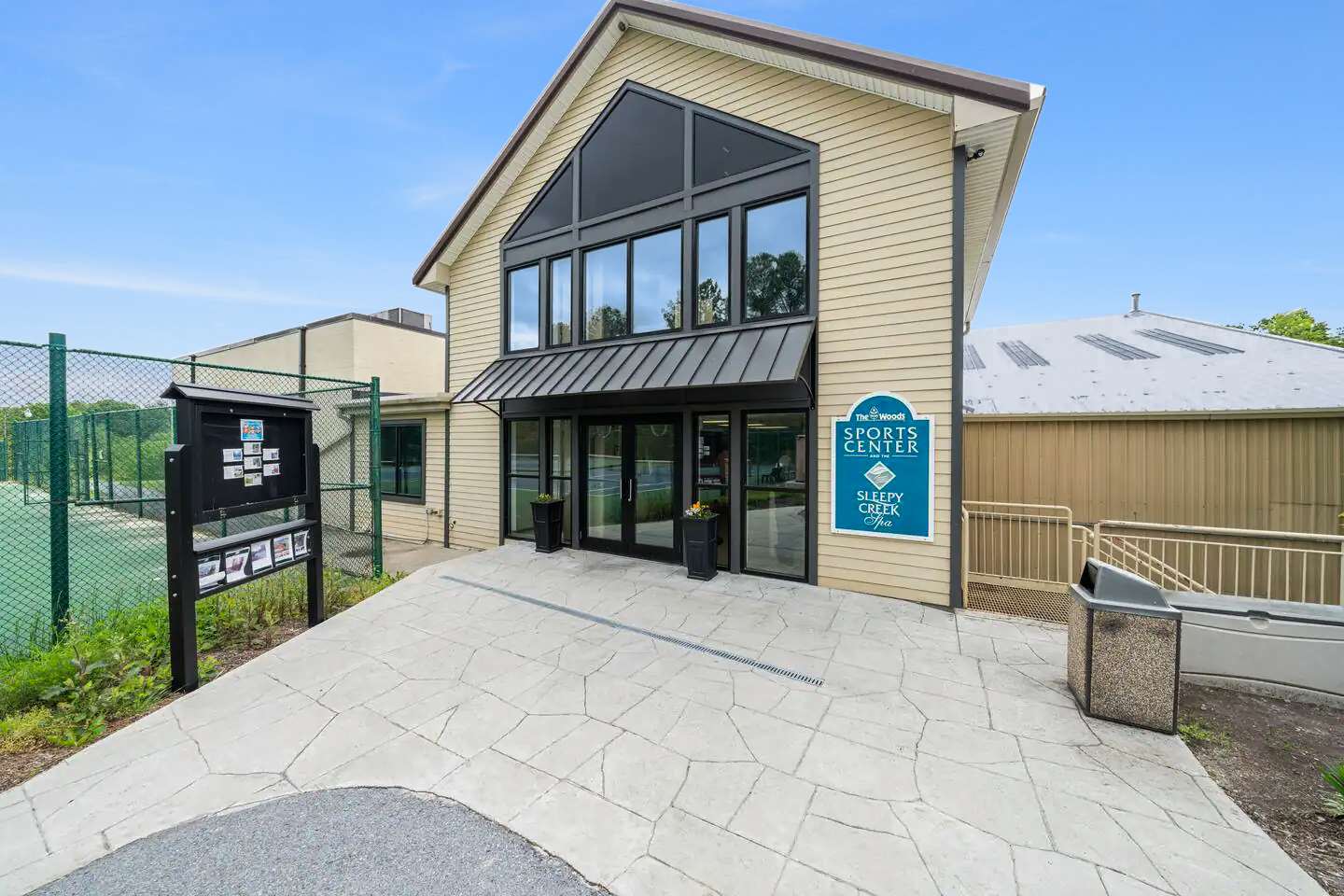 Pet-Friendly with Treehouse, Deck in The Woods Resort