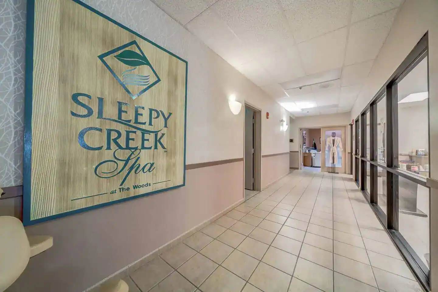 Pet-Friendly with Treehouse, Deck in The Woods Resort