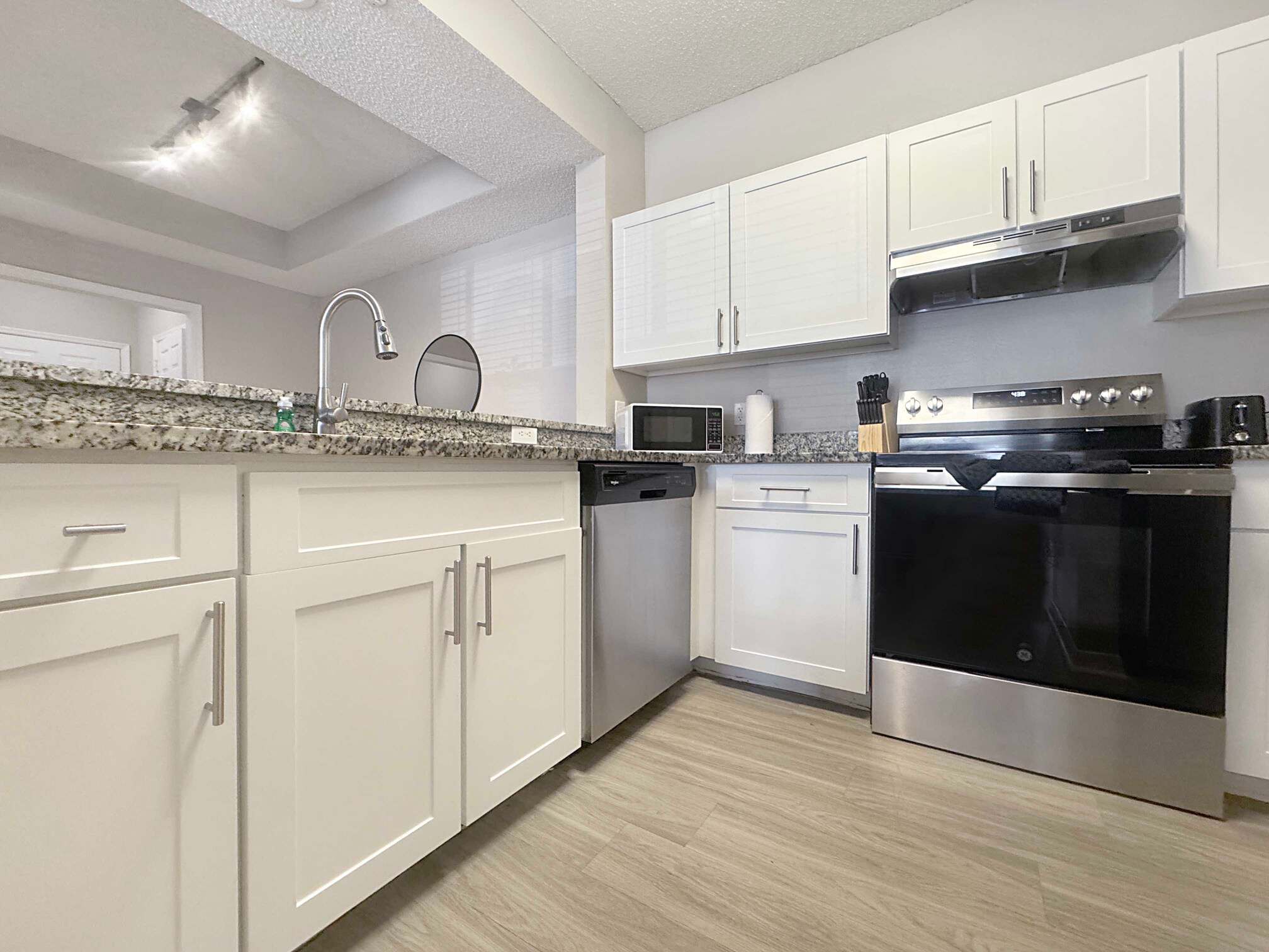 Tampa Waterfront Retreat, Resort-Style Amenities