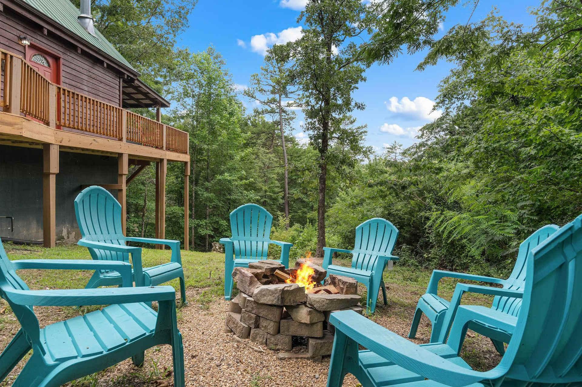 Starlit Ridge – Hot Tub, Fire Pit, Mountain Views