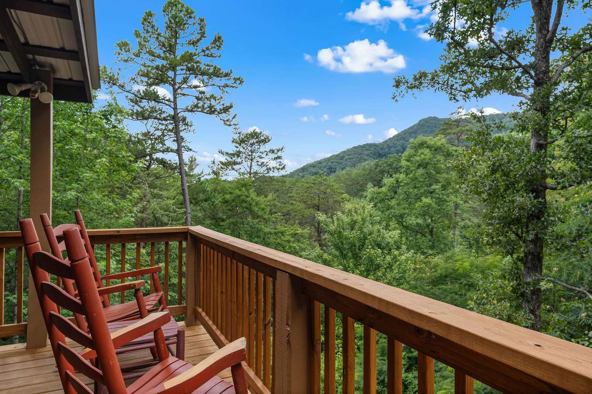 Starlit Ridge – Hot Tub, Fire Pit, Mountain Views