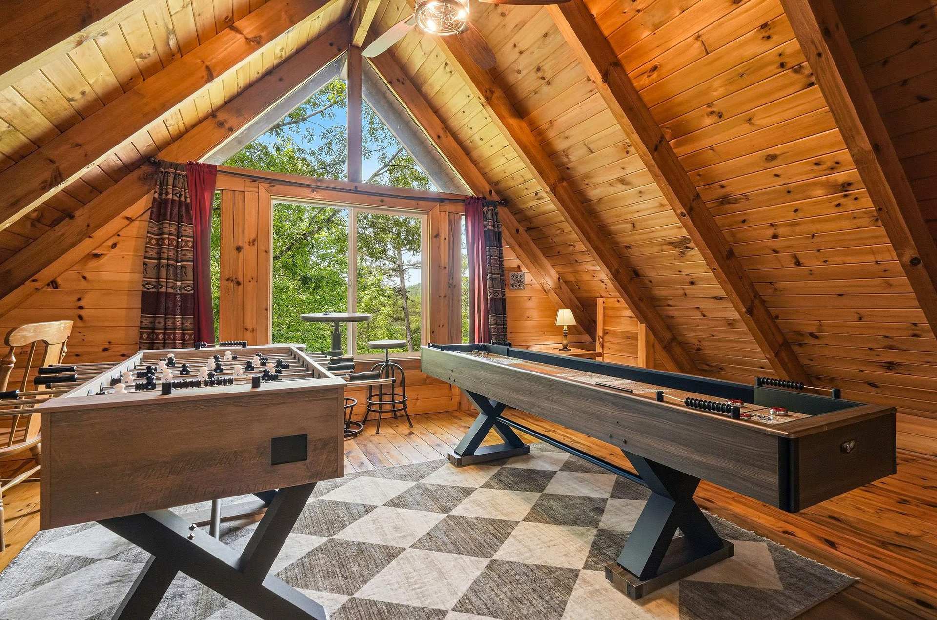 Starlit Ridge – Hot Tub, Fire Pit, Mountain Views