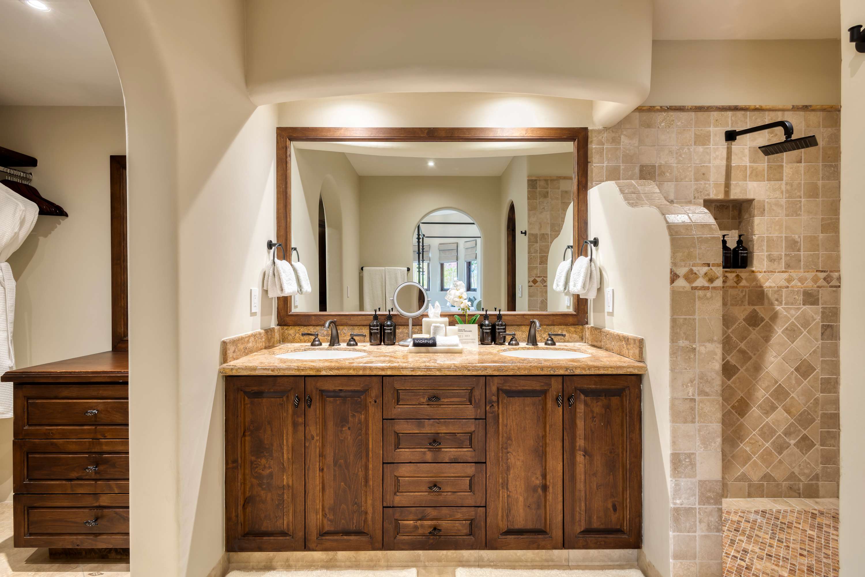 Bathroom 2 |
