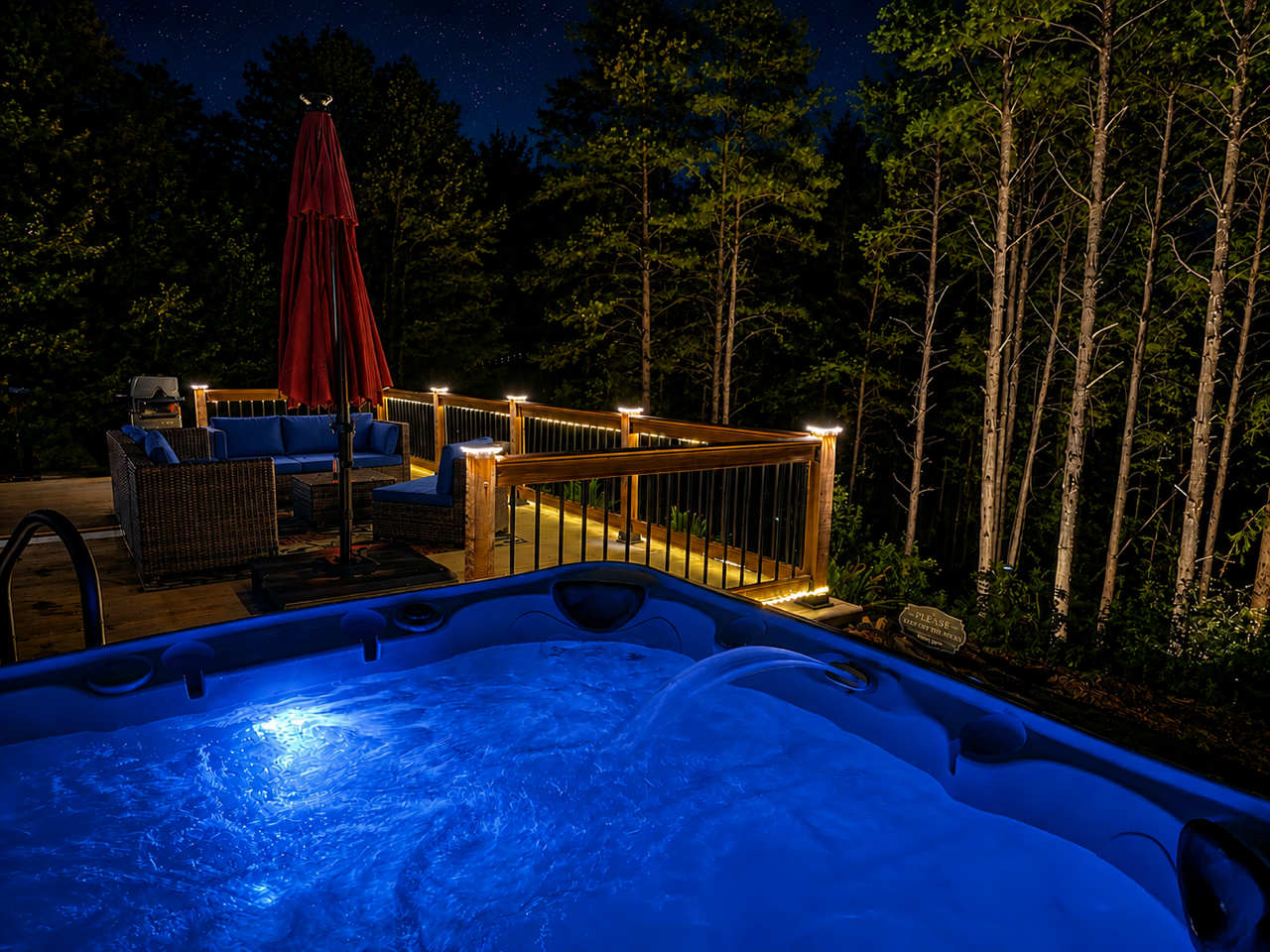 Big Ridge Hideaway Hot Tub