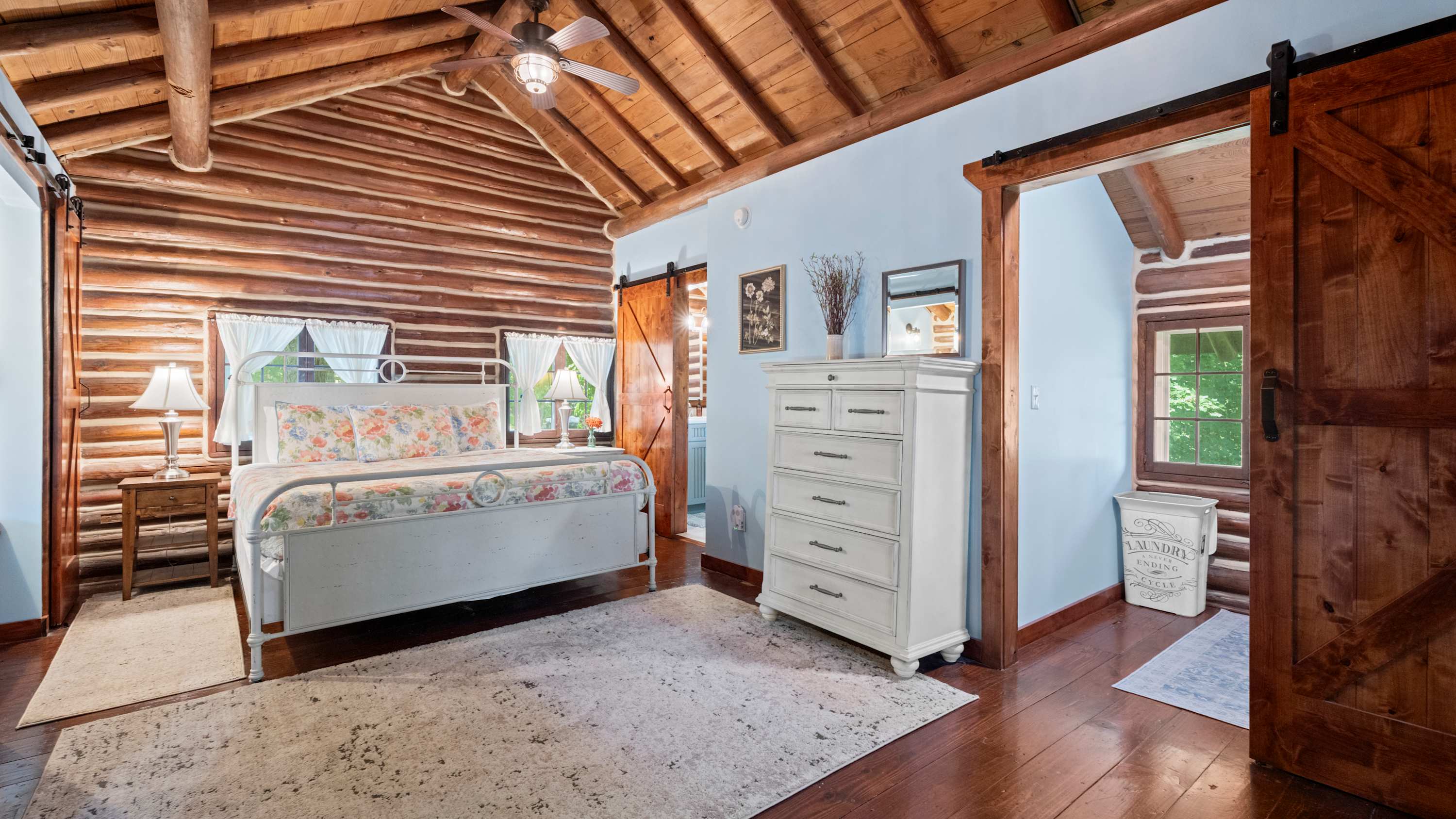 King room with ensuite full bathroom and private laundry