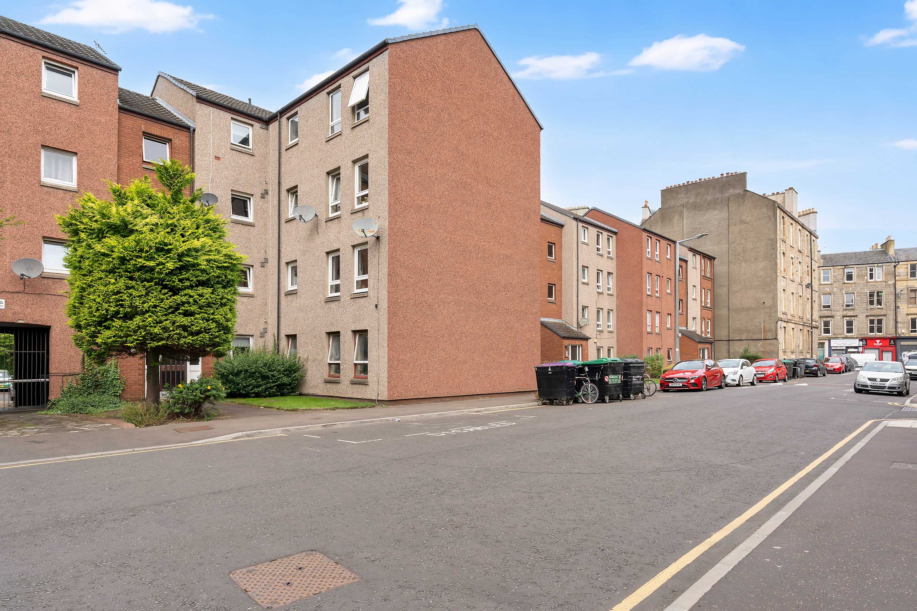 Edinburgh Stay | Near City Centre | Free Parking in Edinburgh EH7 - Property image 21 - VivreStays