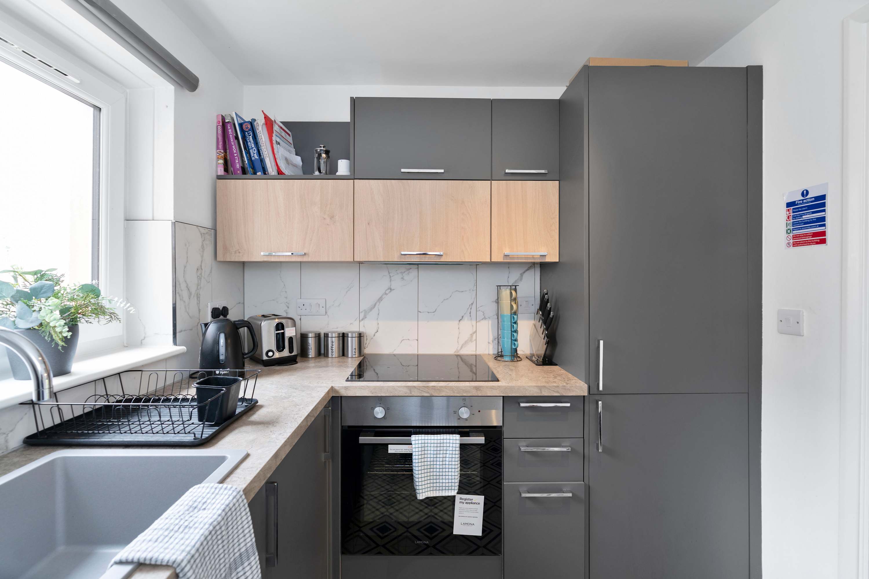 Edinburgh Stay | Near City Centre | Free Parking in Edinburgh EH7 - Property image 14 - VivreStays