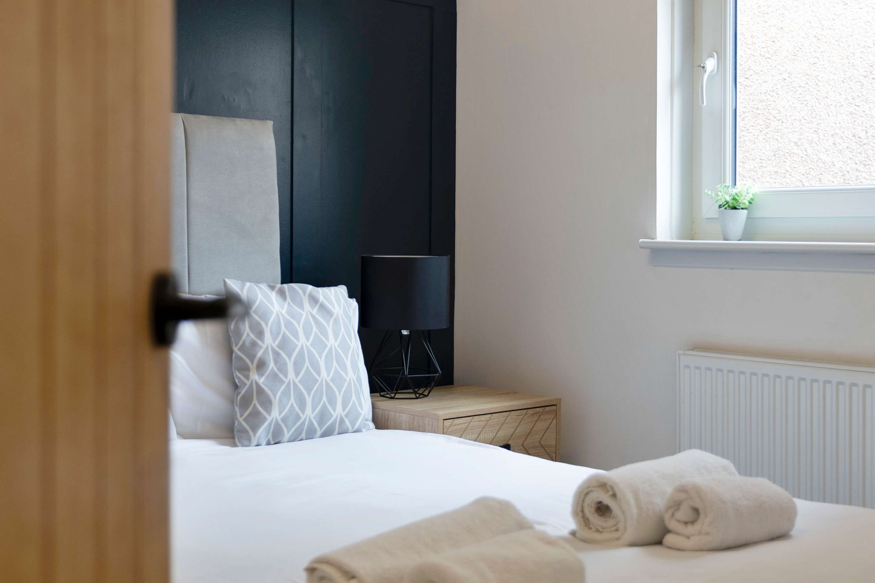 Edinburgh Stay | Near City Centre | Free Parking in Edinburgh EH7 - Property image 10 - VivreStays